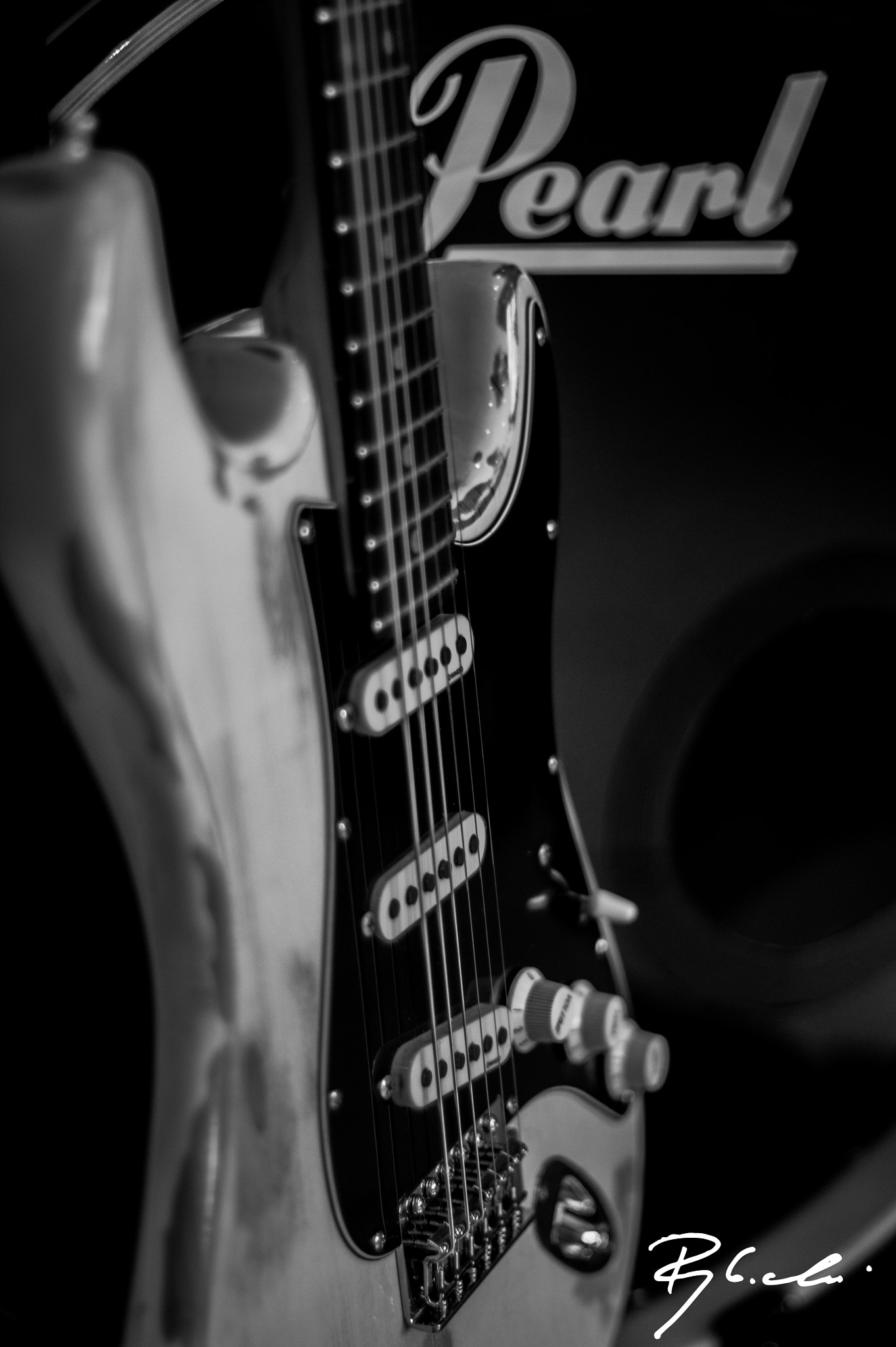 Sony Alpha DSLR-A550 + Sony 50mm F1.4 sample photo. Guitar viii photography