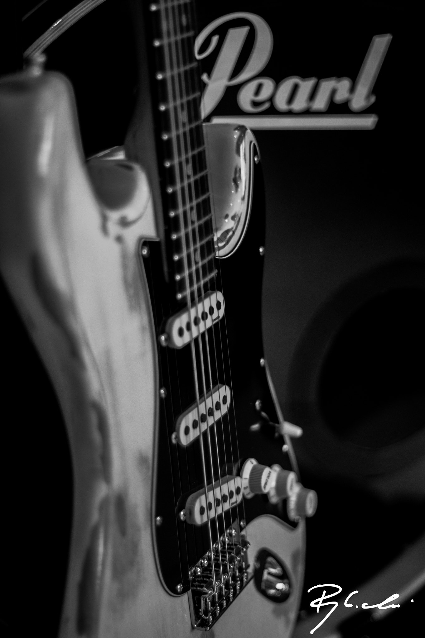 Sony Alpha DSLR-A550 + Sony 50mm F1.4 sample photo. Guitar viii photography