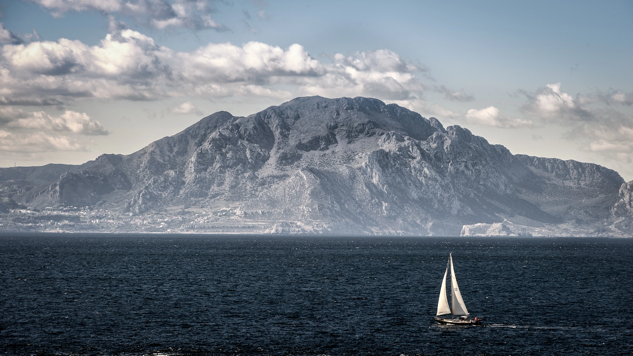 Nikon AF-S Nikkor 70-200mm F2.8G ED VR II sample photo. Sailing photography