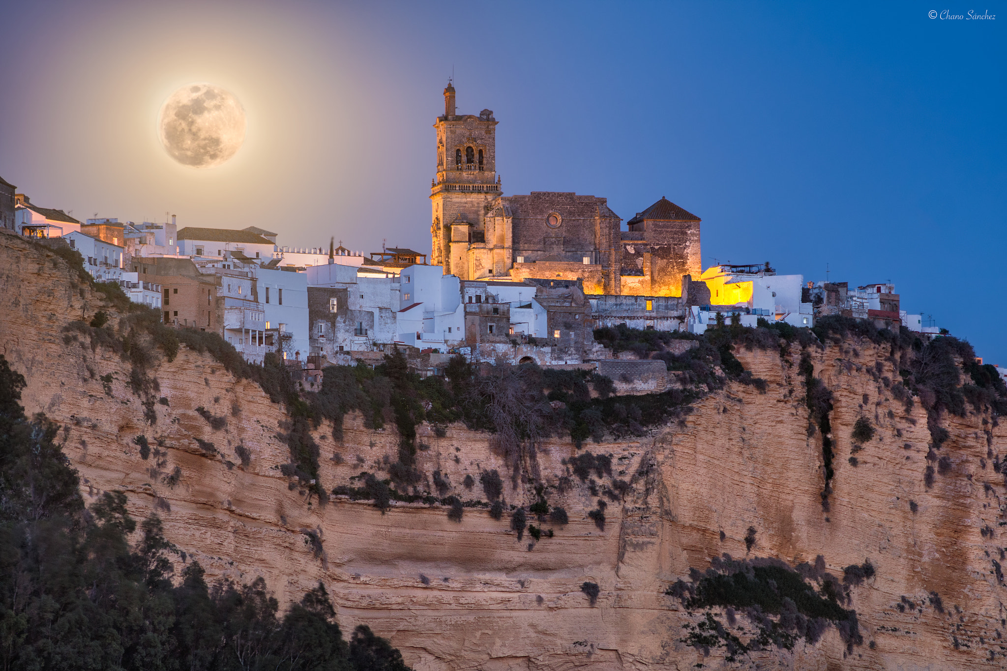Canon EOS 70D + EF75-300mm f/4-5.6 sample photo. Moon light || arcos de la frontera (cádiz) photography