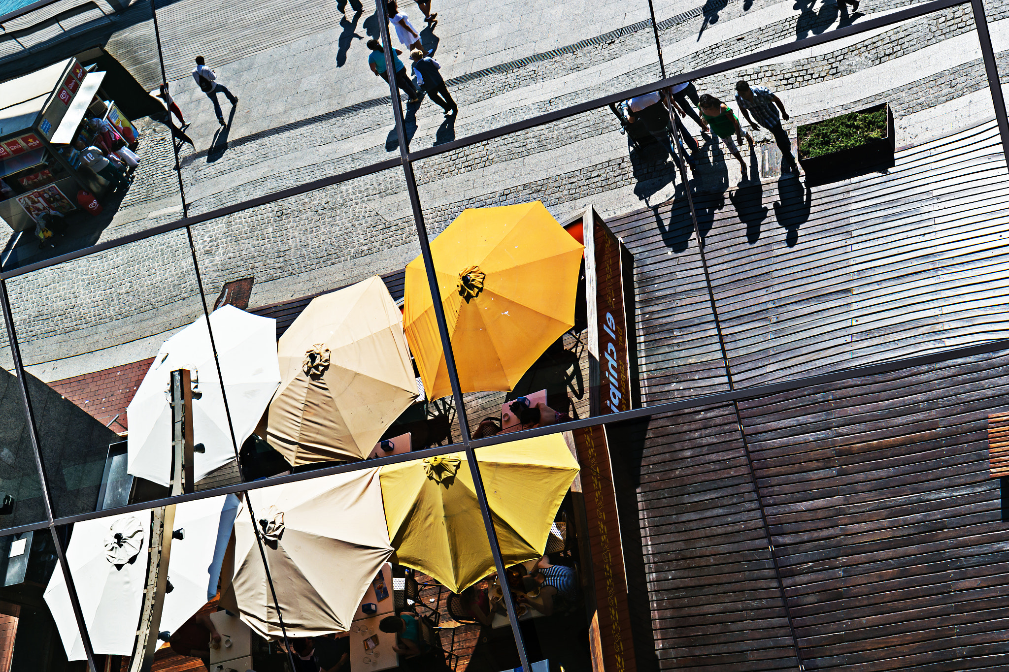 Samsung NX300 sample photo. Mirrors in barcellona photography