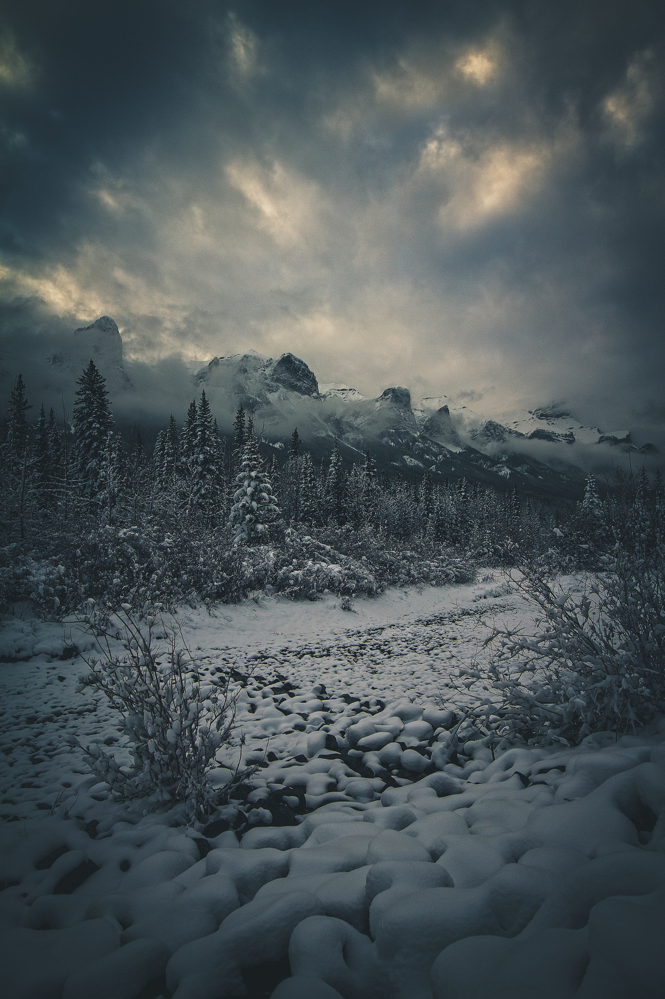 Canon EOS 60D + Sigma 10-20mm F4-5.6 EX DC HSM sample photo. The iron mountains photography