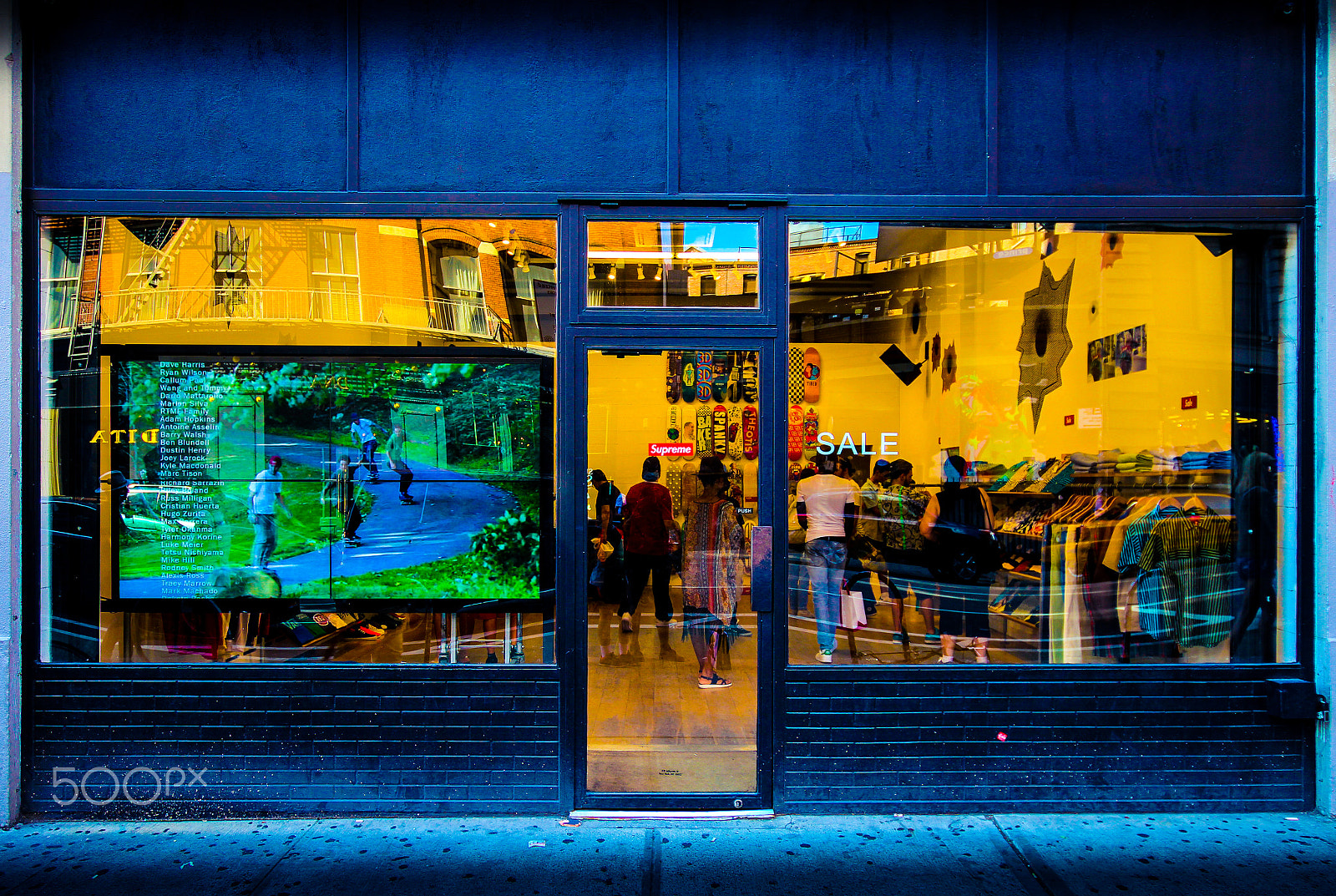 Sigma 10-20mm F3.5 EX DC HSM sample photo. Supreme retail photography