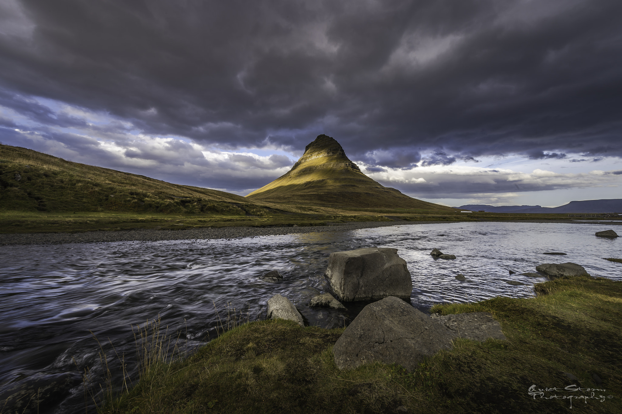 Nikon AF-S Nikkor 14-24mm F2.8G ED sample photo. Kirkjufell mountain, iceland photography