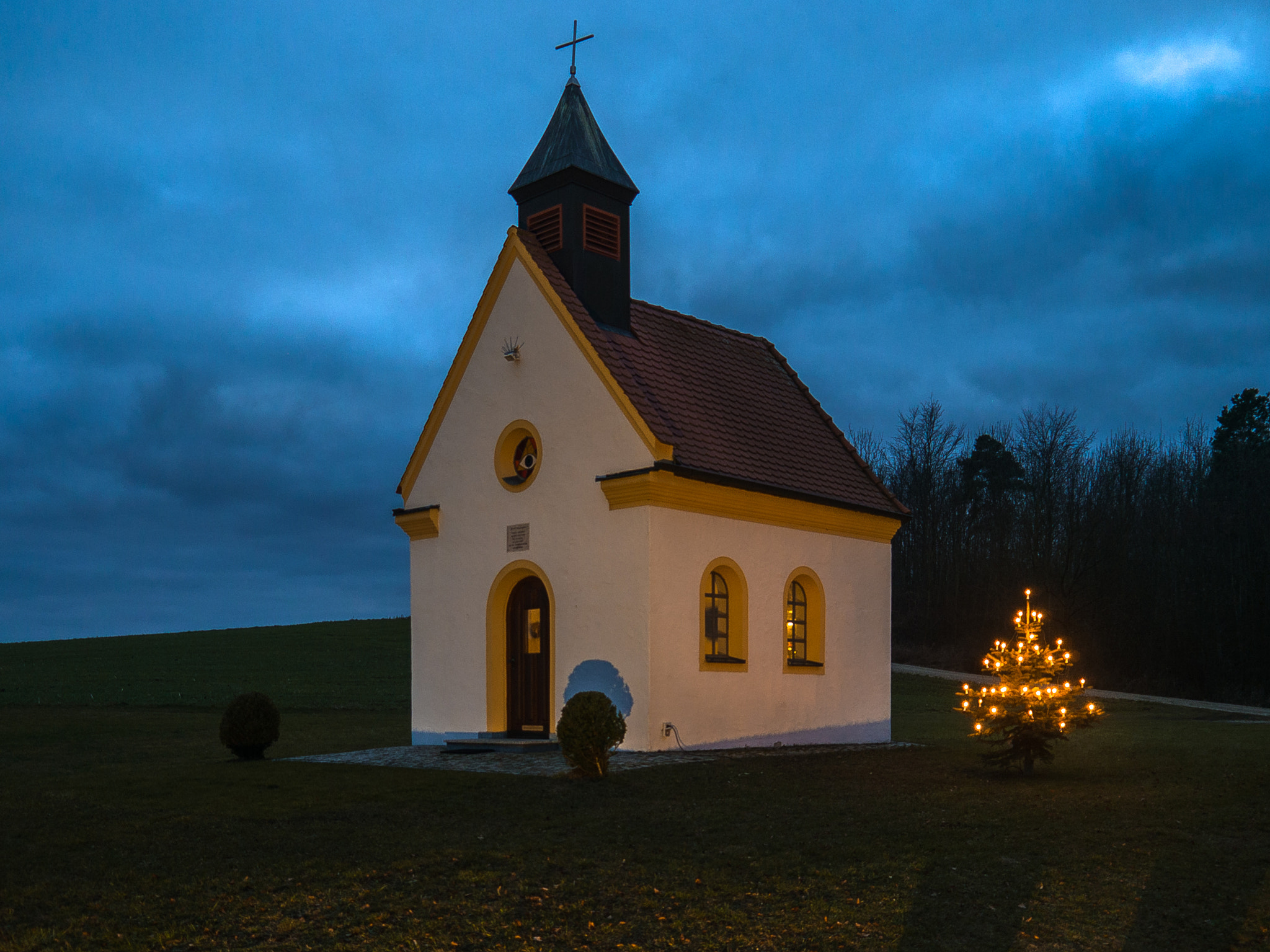 Panasonic Lumix DMC-G5 sample photo. Kapelle bei nacht /  chapel at night photography