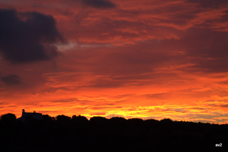 Canon EOS 1100D (EOS Rebel T3 / EOS Kiss X50) + EF75-300mm f/4-5.6 sample photo. Atardeceres rojos photography