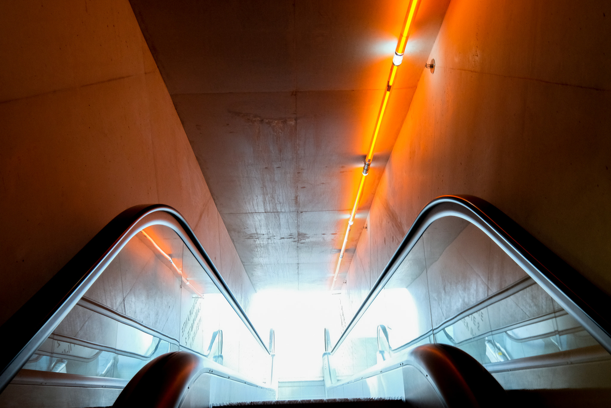 Fujifilm X-T2 + Fujifilm XF 10-24mm F4 R OIS sample photo. Escadas photography