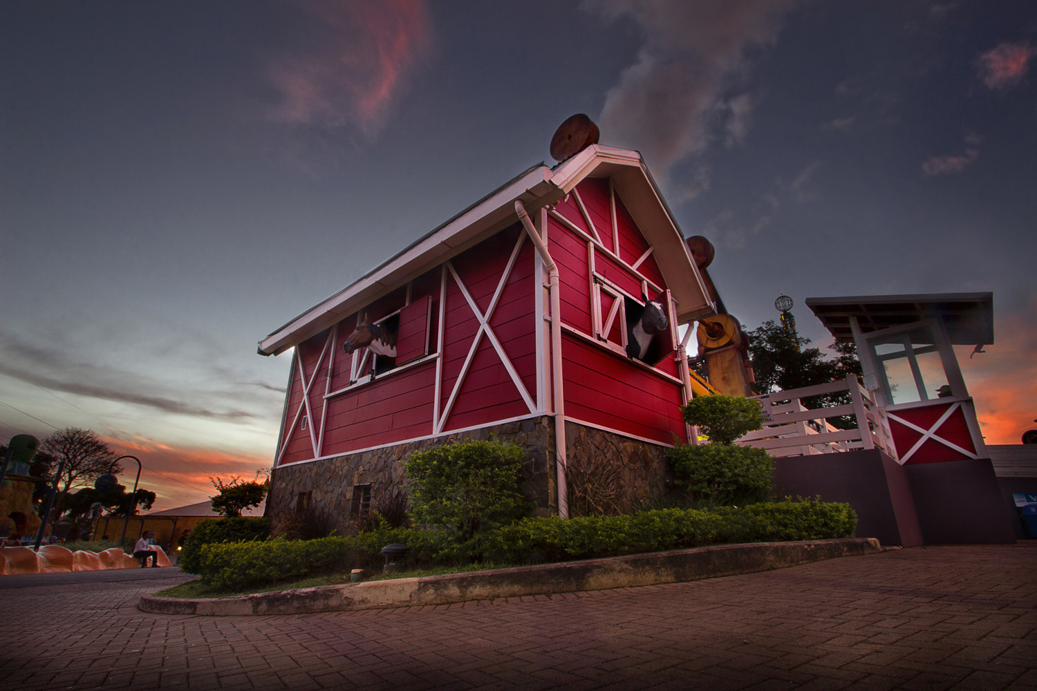 Sigma 10-20mm F3.5 EX DC HSM sample photo. The farm photography