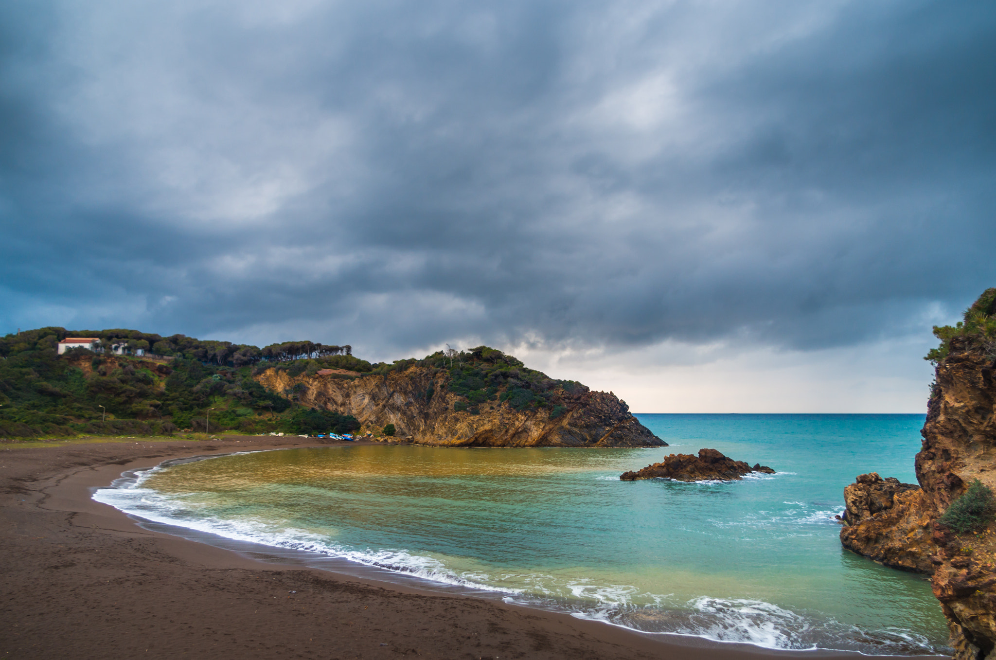 Pentax smc DA 18-55mm F3.5-5.6 AL WR sample photo. La crique photography