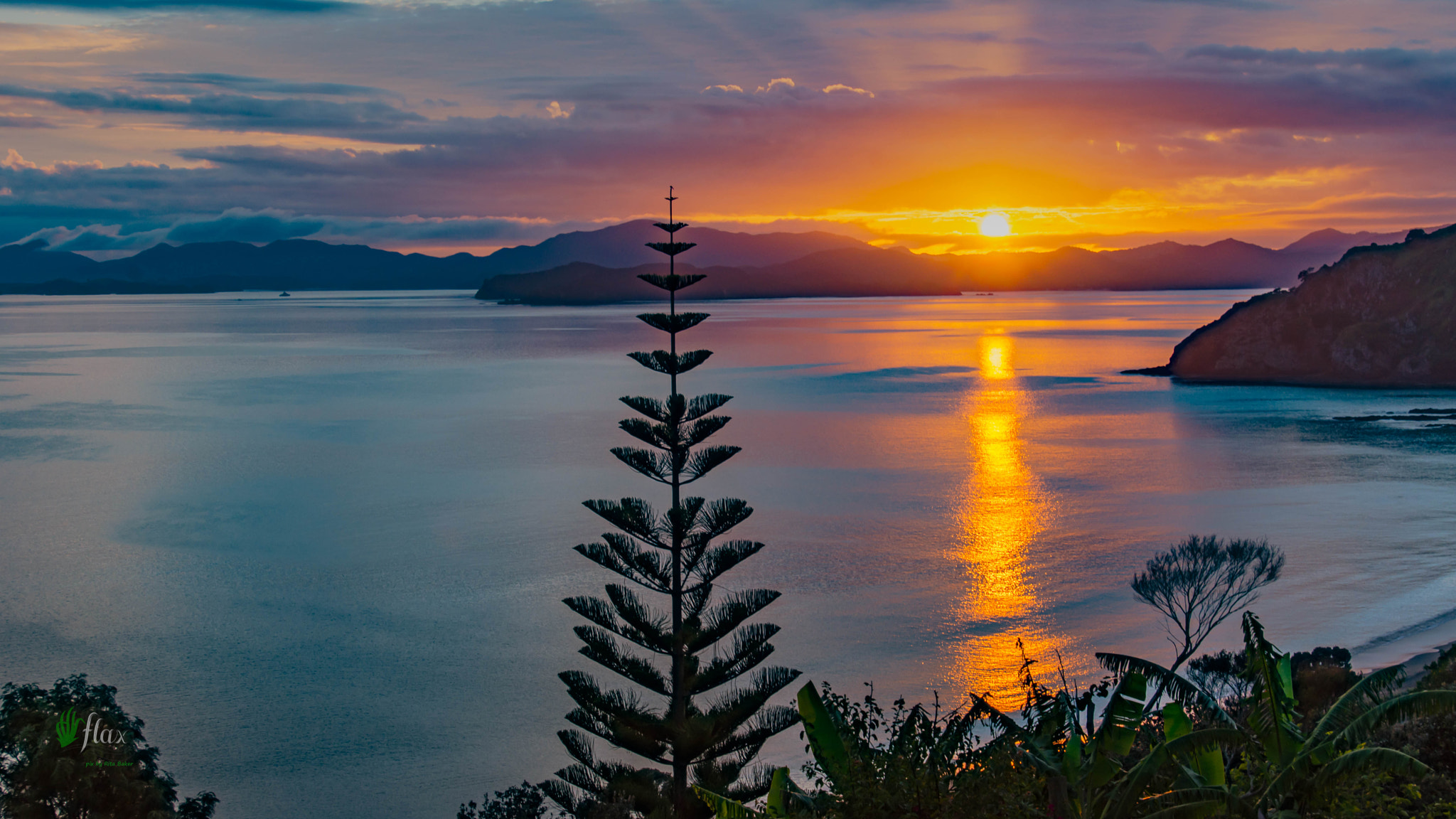 Nikon D7200 sample photo. Sunrise over long beach photography