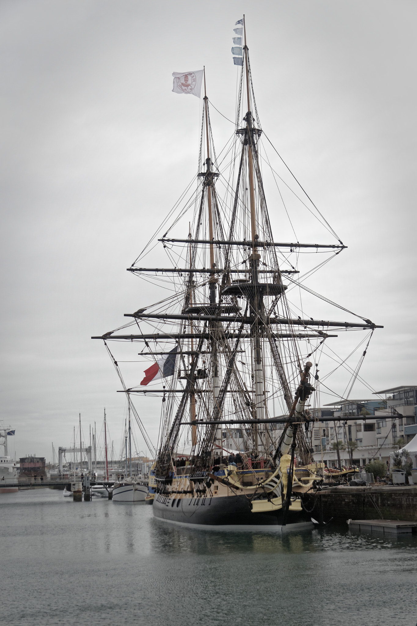 Canon EF-S 17-85mm F4-5.6 IS USM sample photo. L'hermione à la rochelle photography