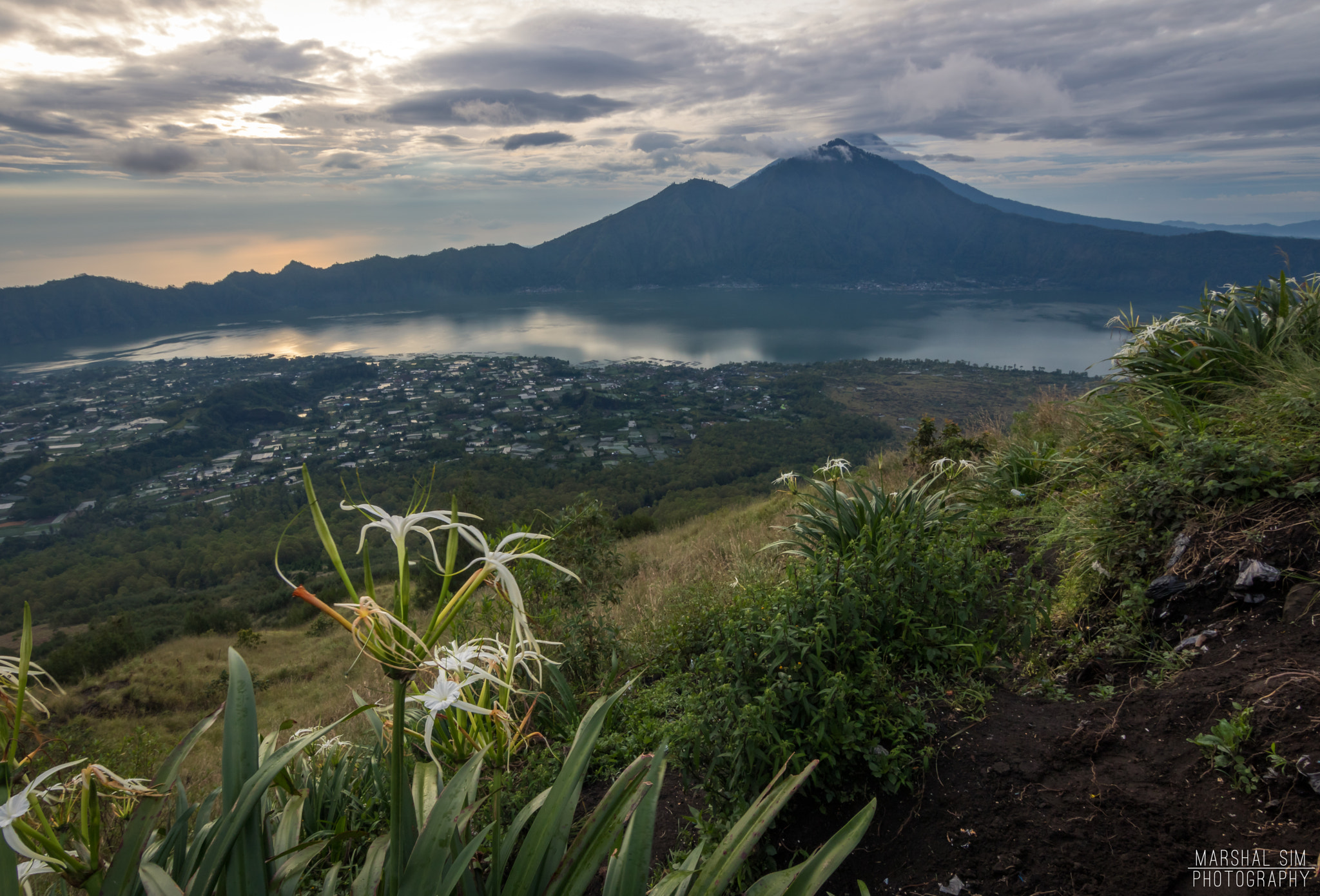 Canon EOS 750D (EOS Rebel T6i / EOS Kiss X8i) sample photo. Mount batur photography