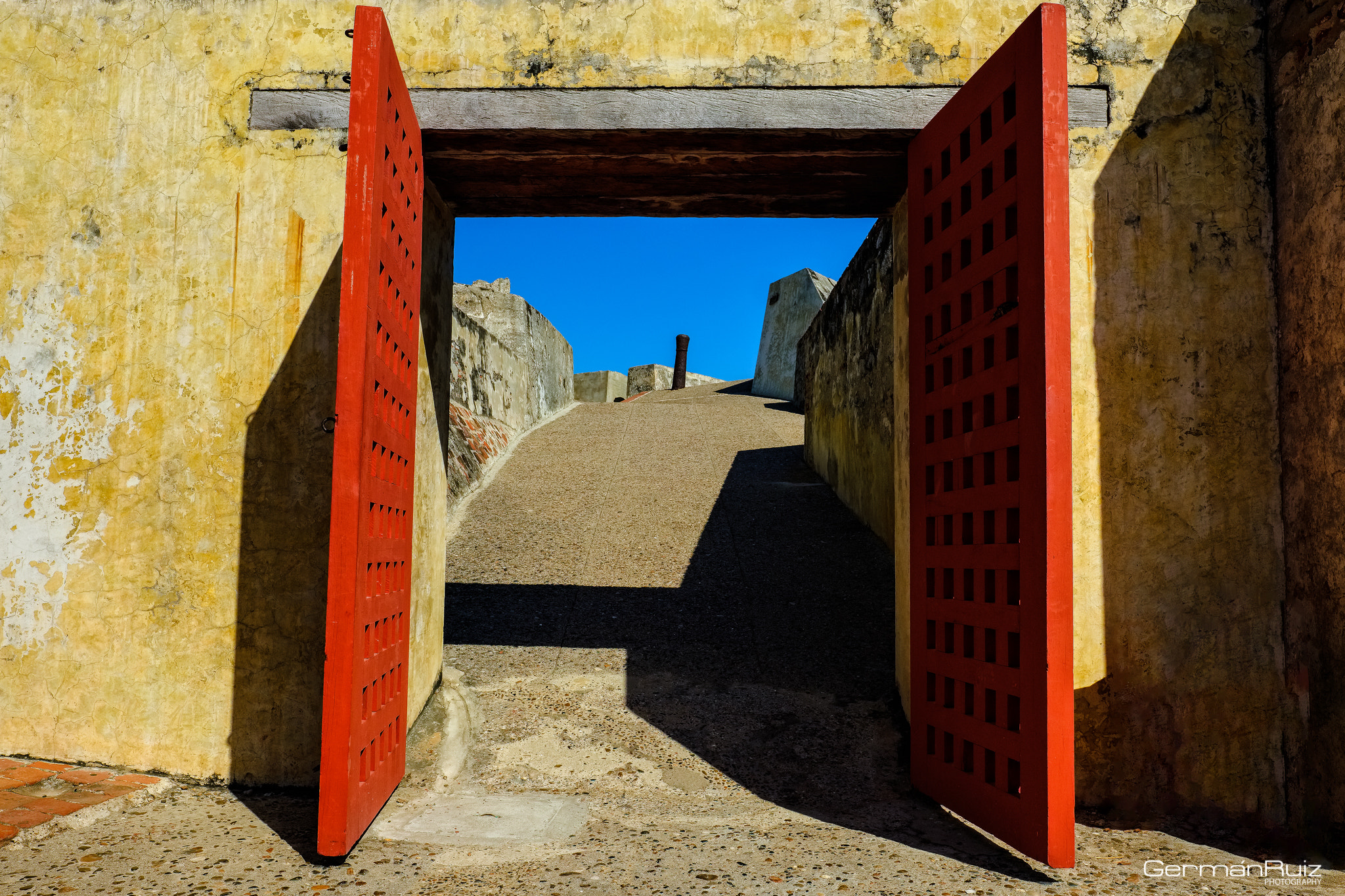 Fujifilm XF 16mm F1.4 R WR sample photo. The gate photography
