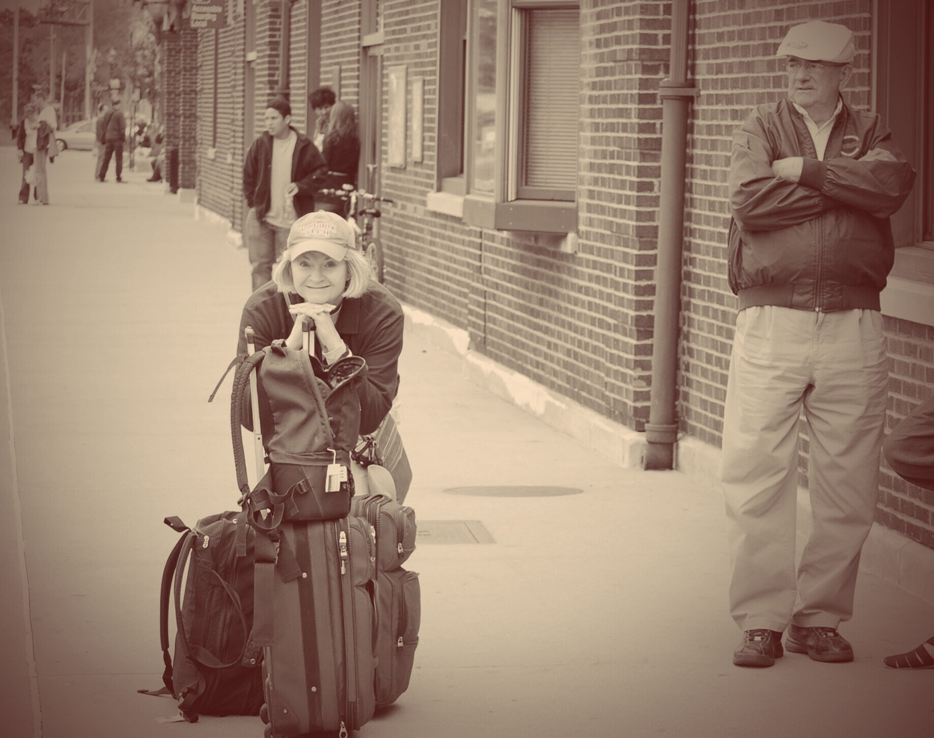 Nikon D40 sample photo. Waiting on a train photography