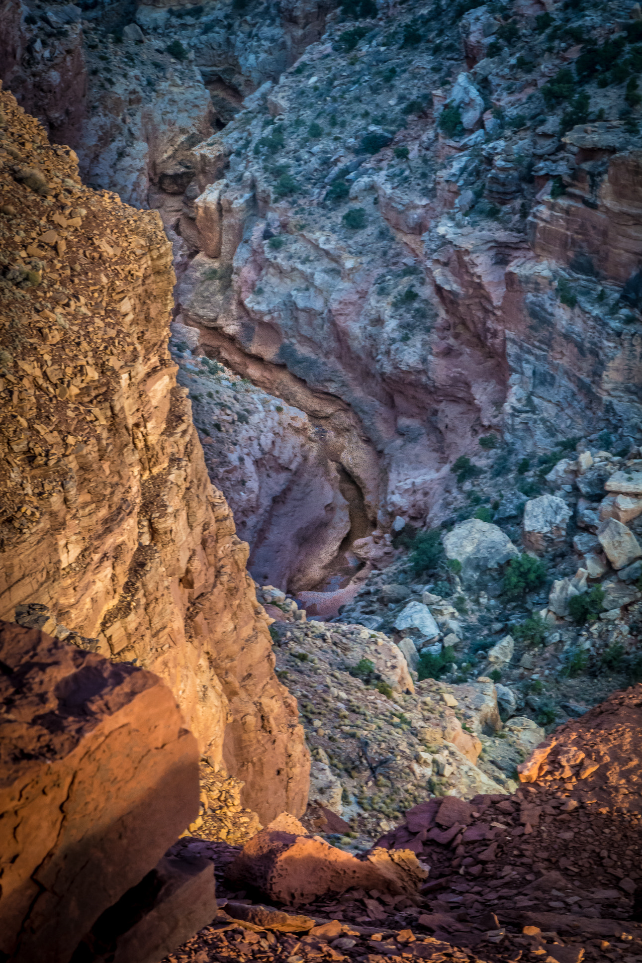 Tamron SP 24-70mm F2.8 Di VC USD sample photo. Looking over the edge photography