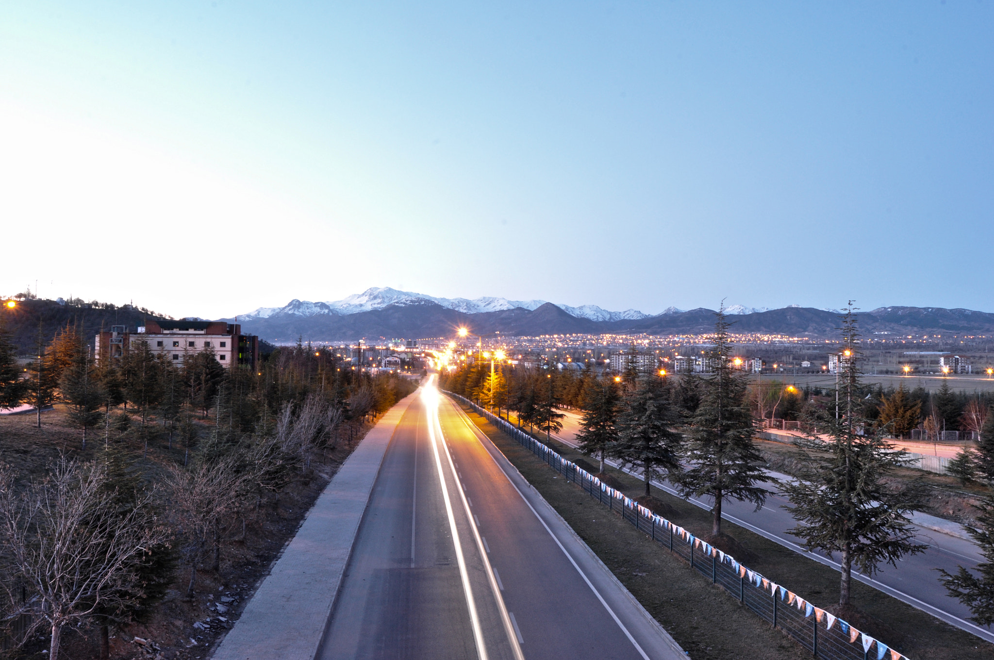 Nikon D90 sample photo. Süleyman demirel Üniversitesi köprü photography