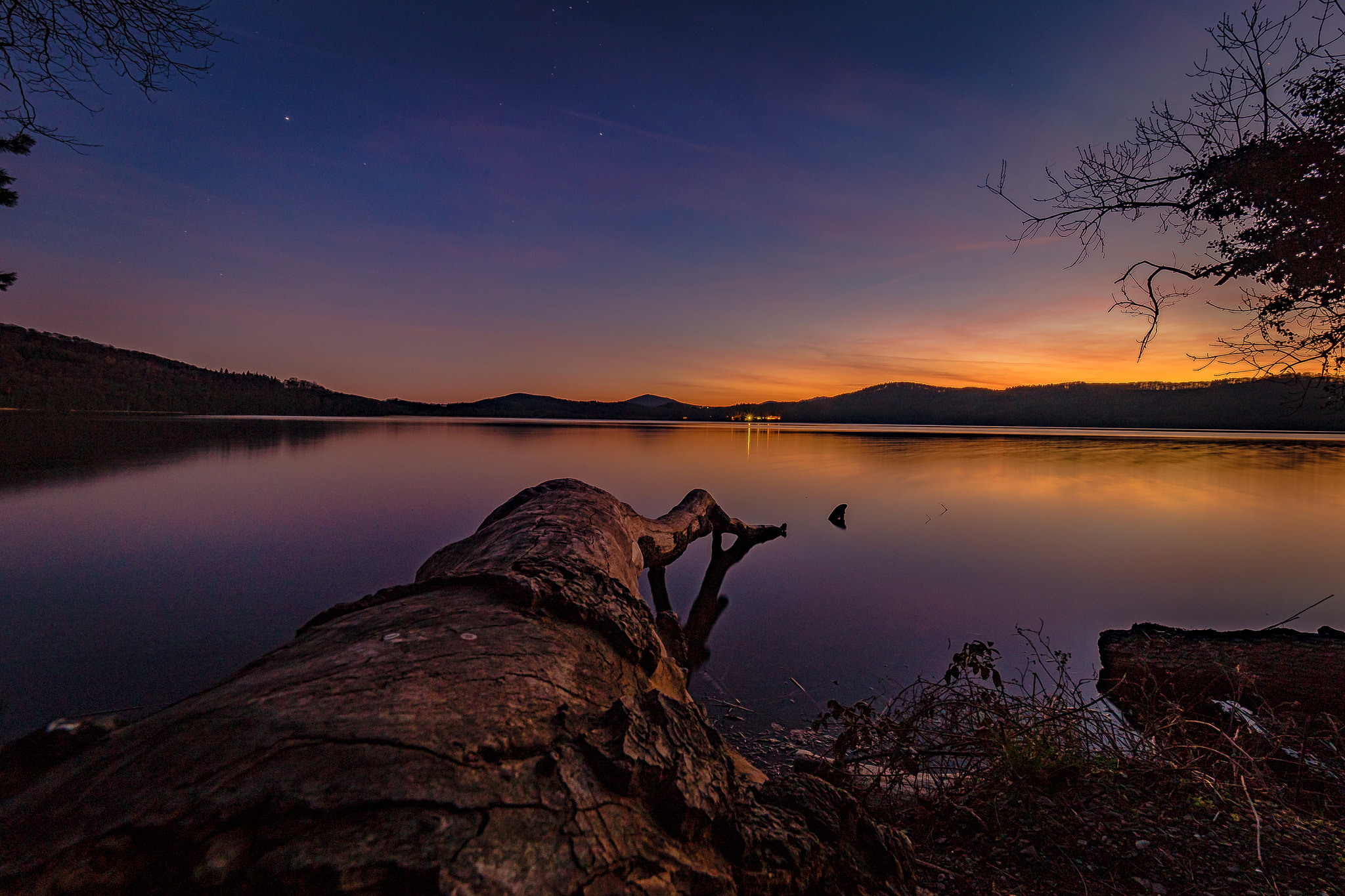 Olympus OM-D E-M5 II sample photo. The night comes .... laacher see photography