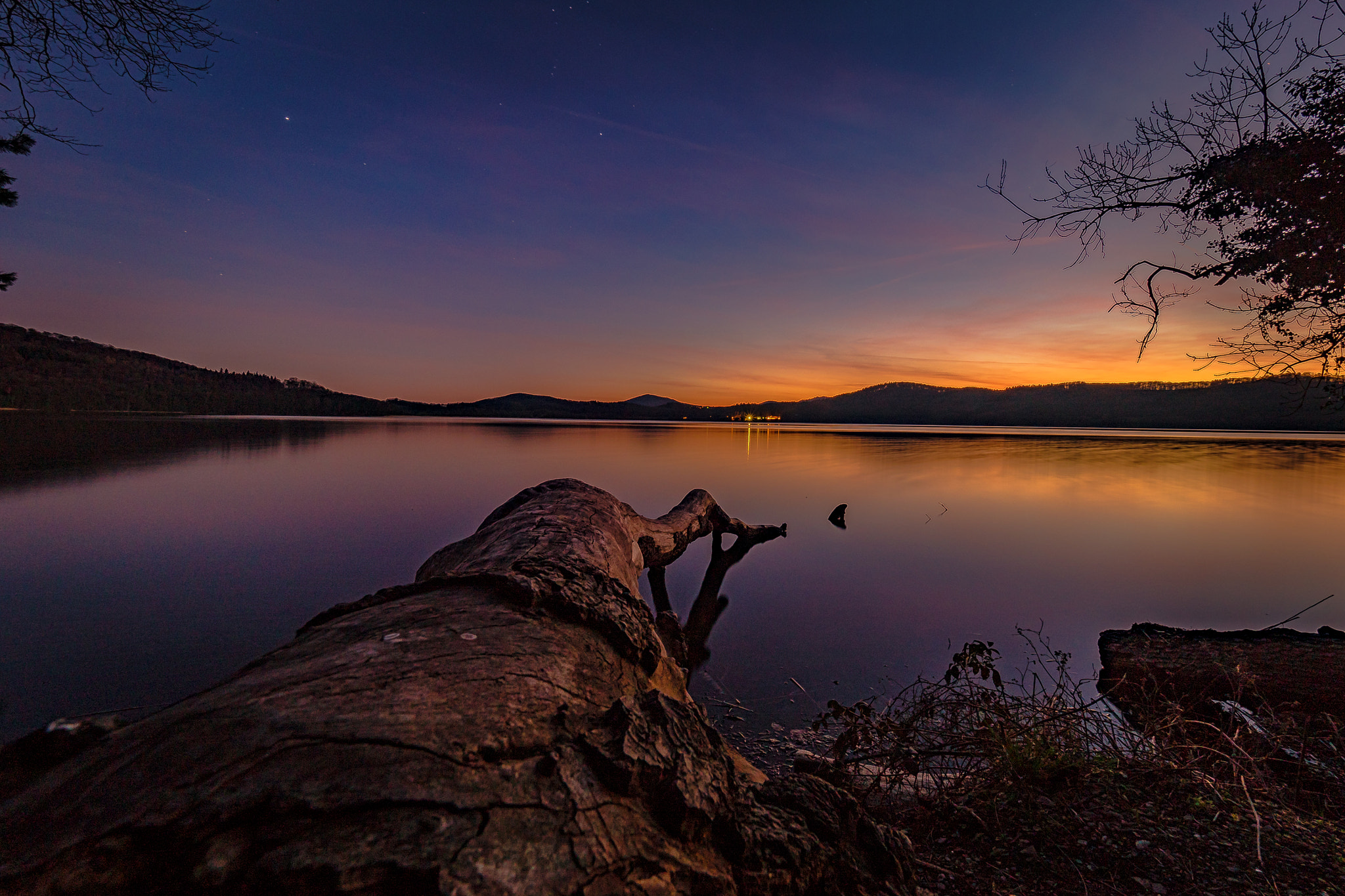 Olympus OM-D E-M5 II + Olympus M.Zuiko Digital ED 7-14mm F2.8 PRO sample photo. The night comes .... laacher see photography