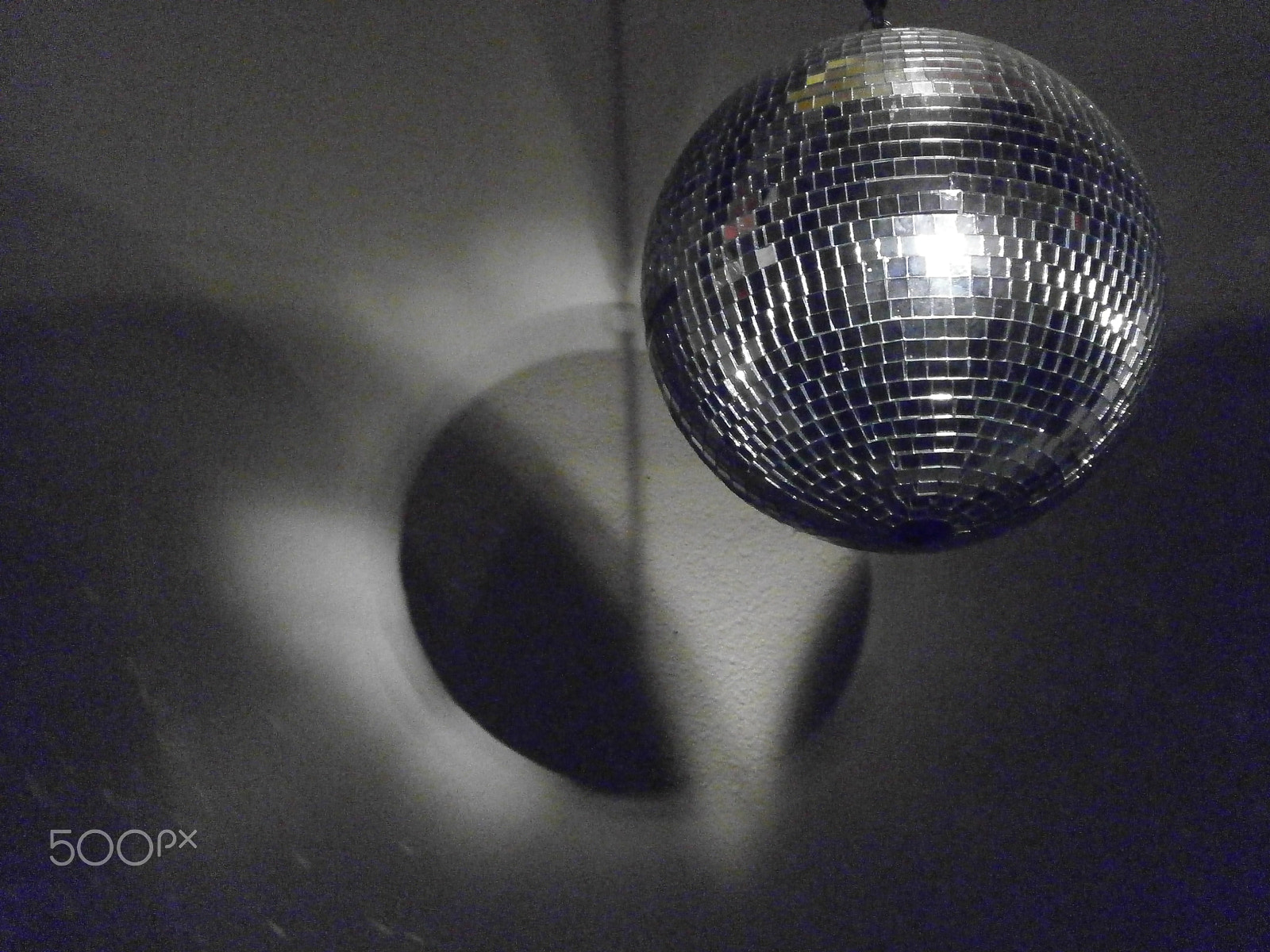 Olympus VG110,D700 sample photo. Disco tech photography