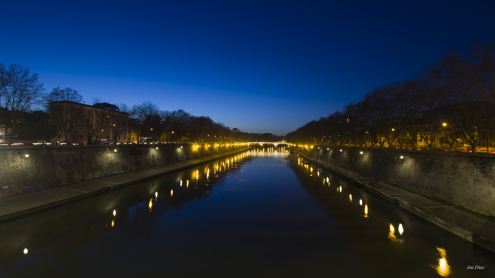 Nikon D7100 + Sigma 10-20mm F3.5 EX DC HSM sample photo. Roma  la nuit photography