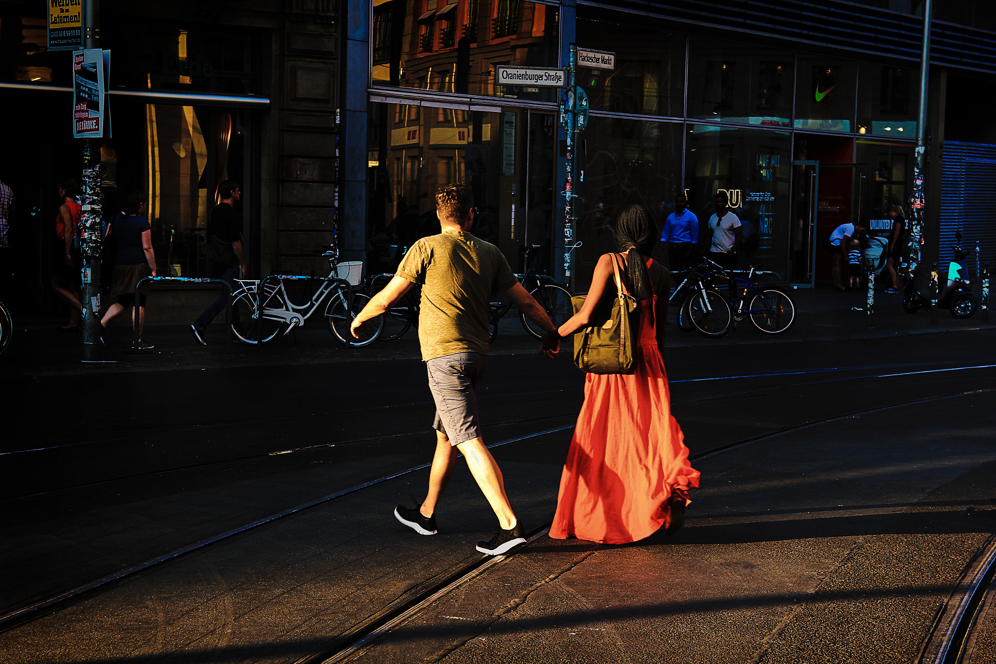 Canon EF-S 17-55mm F2.8 IS USM sample photo. Street as a stage photography