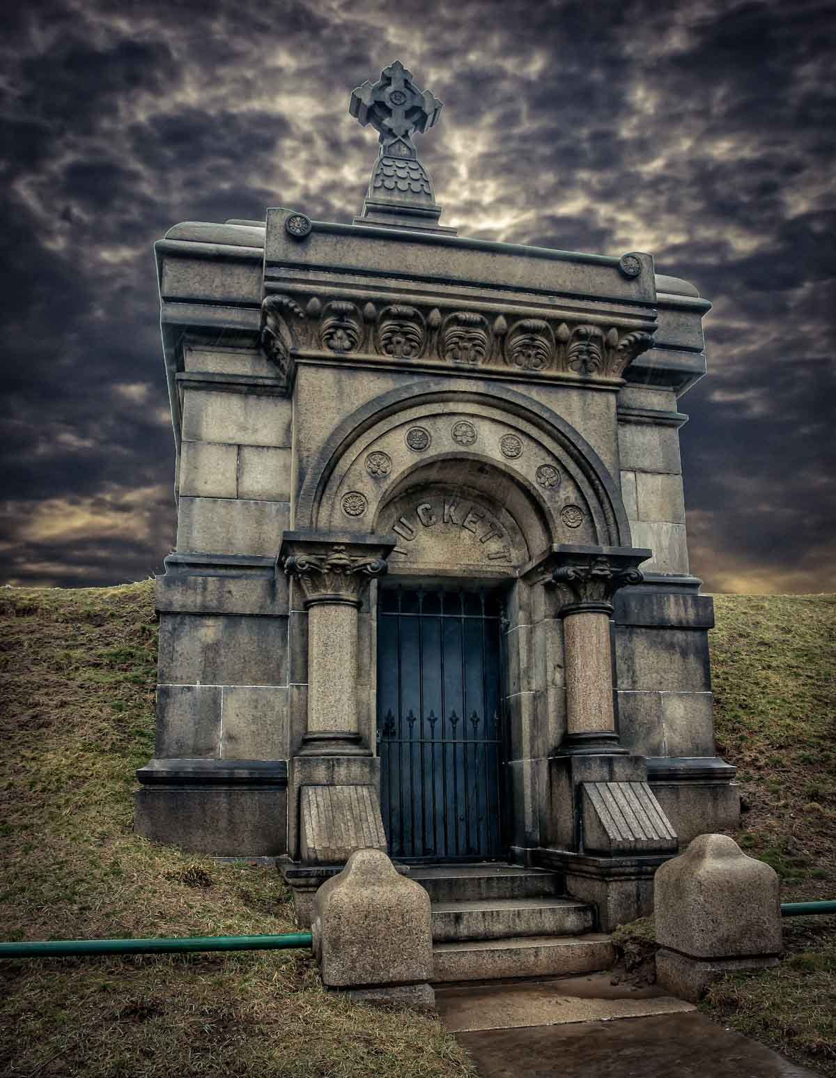 Sony Alpha DSLR-A500 sample photo. Crypt after sunset. photography
