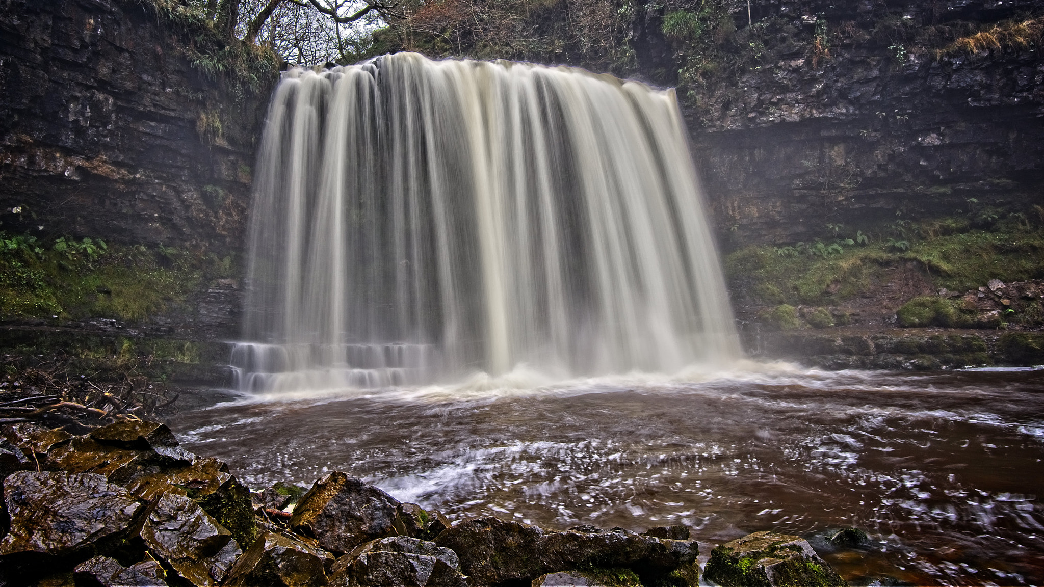 Sony a6000 + Sony E 10-18mm F4 OSS sample photo. Sgwd yr eira photography