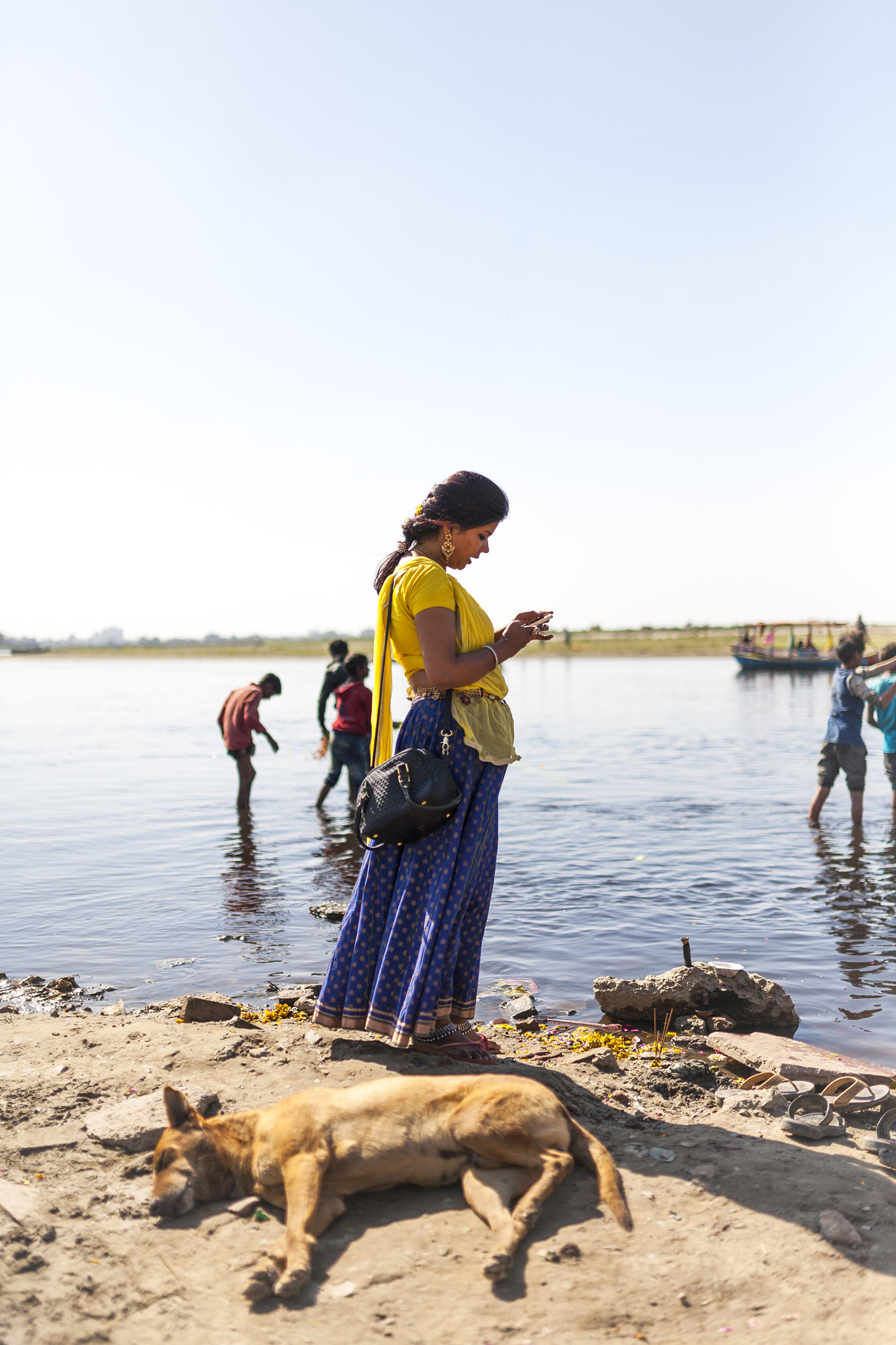 Canon EOS 5D + Sigma 35mm F1.4 DG HSM Art sample photo. Vrindavan. yamuna river photography