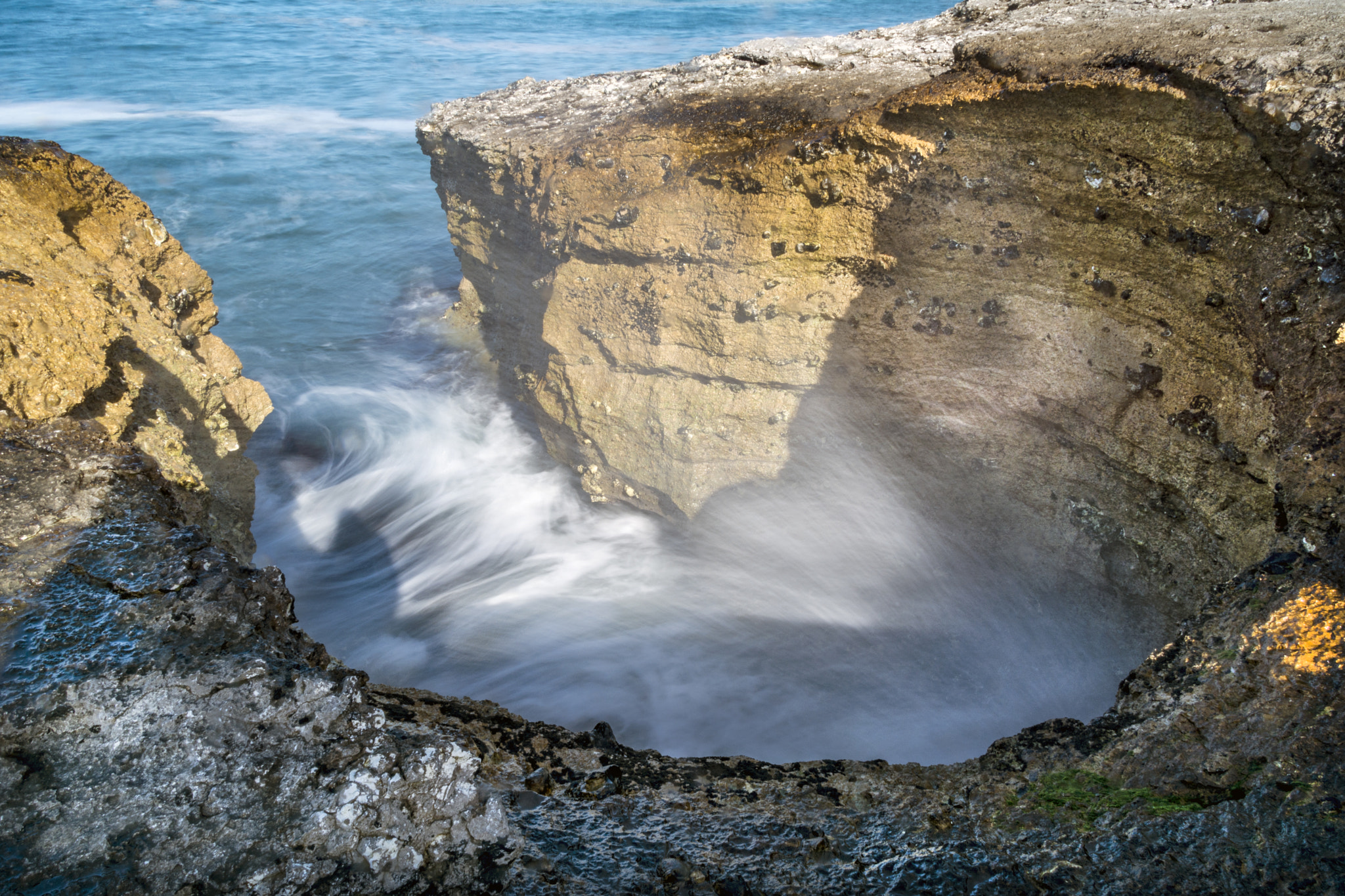 Sigma 28-300mm F3.5-6.3 DG Macro sample photo. Ballintoy blowhole. photography