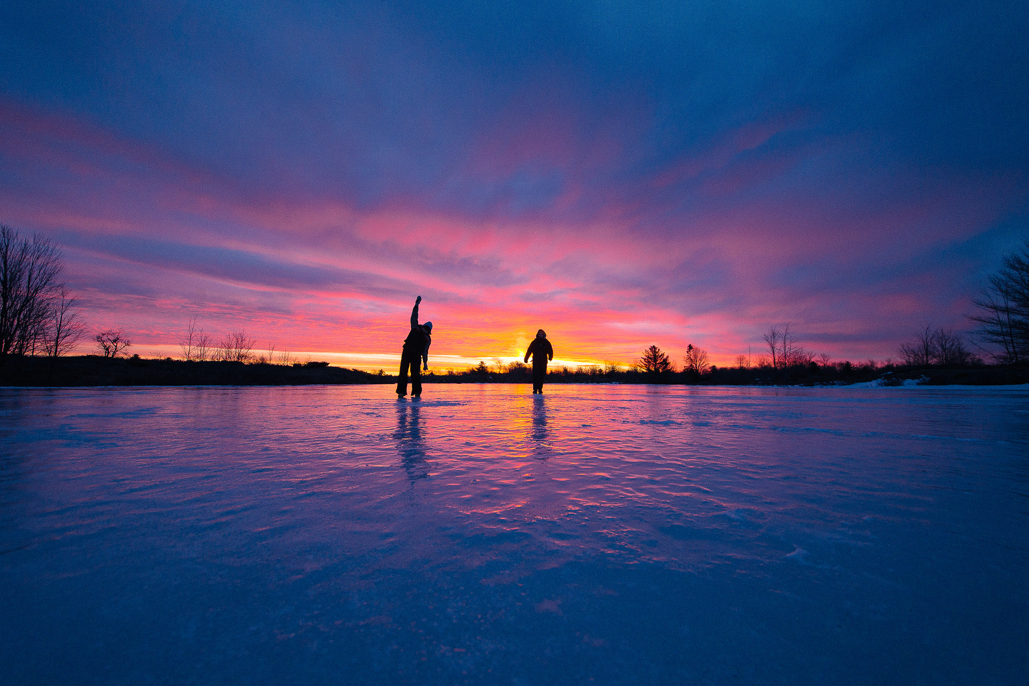 Canon EOS 6D + Sigma 12-24mm F4.5-5.6 II DG HSM sample photo. Fist punching the sun photography