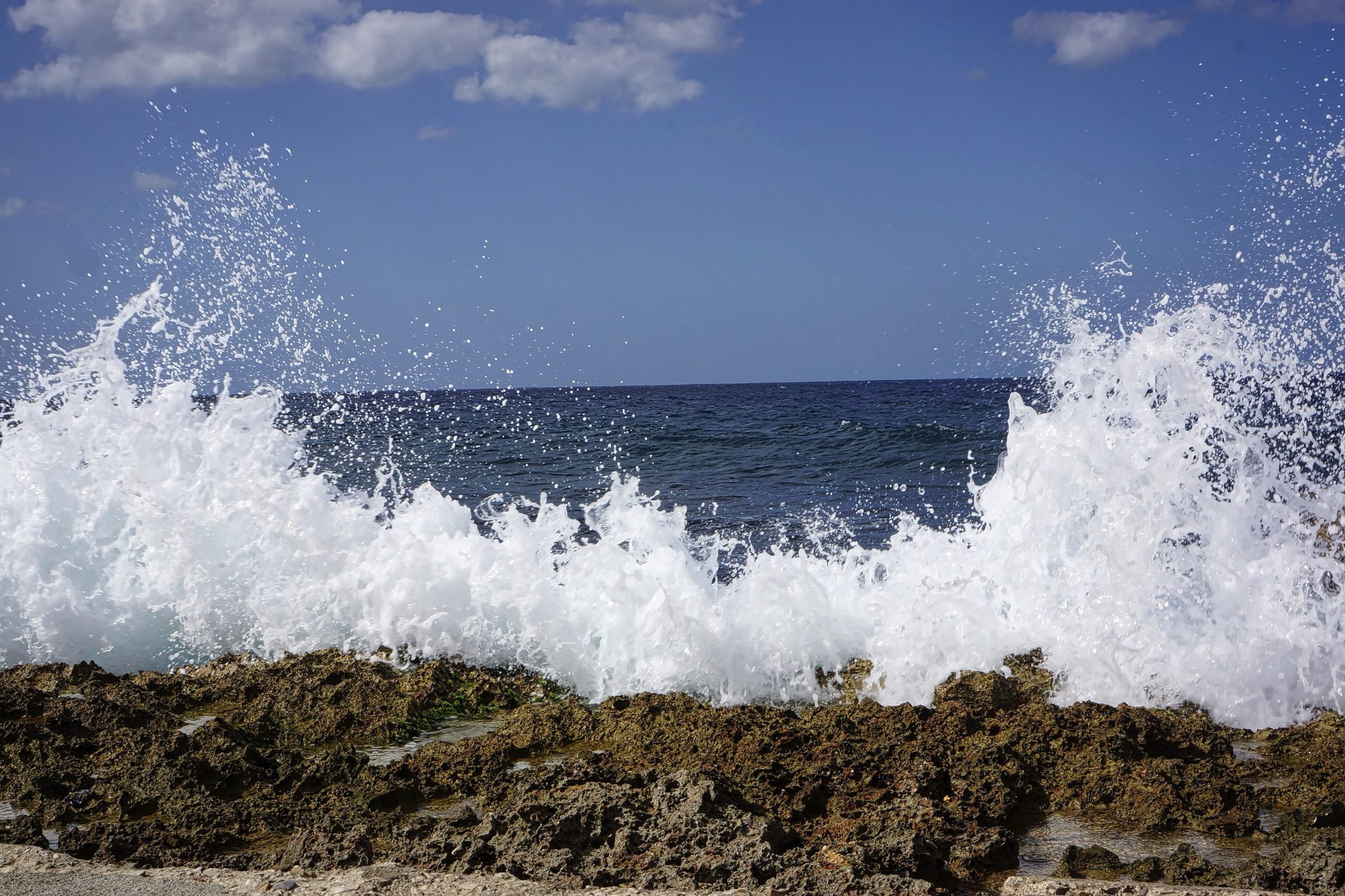 Hasselblad Lunar sample photo. Making a splash photography