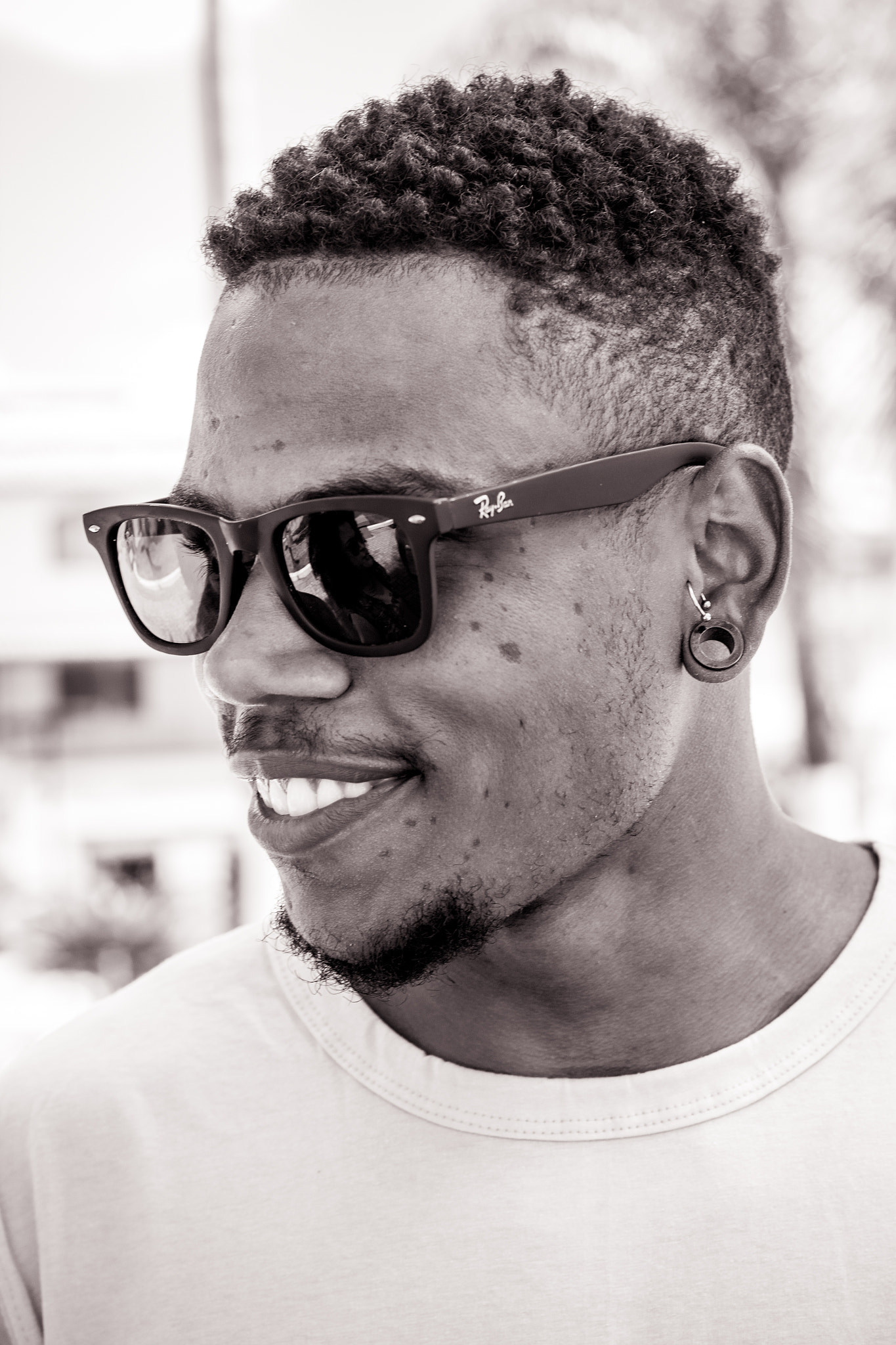 Canon EOS 60D + Canon EF 50mm F1.4 USM sample photo. Sorriso... photography