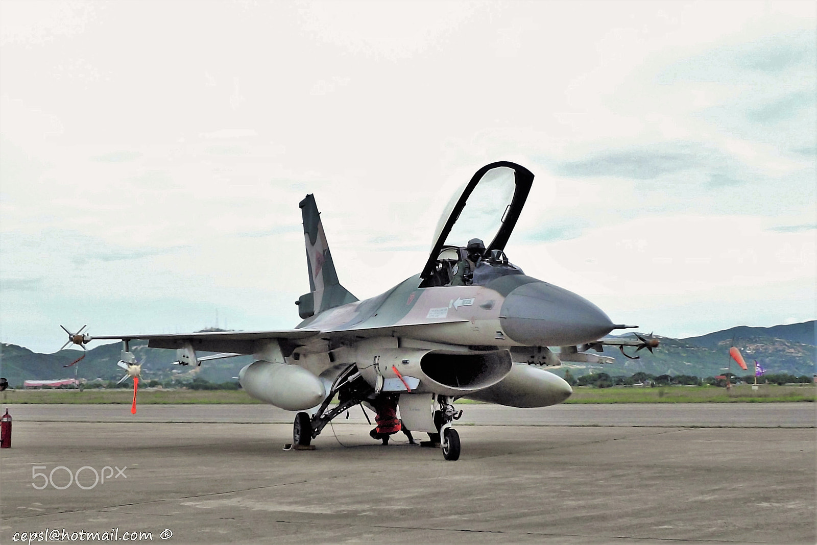 FujiFilm FinePix S4000 (FinePix S4050) sample photo. F-16a fighting falcon photography