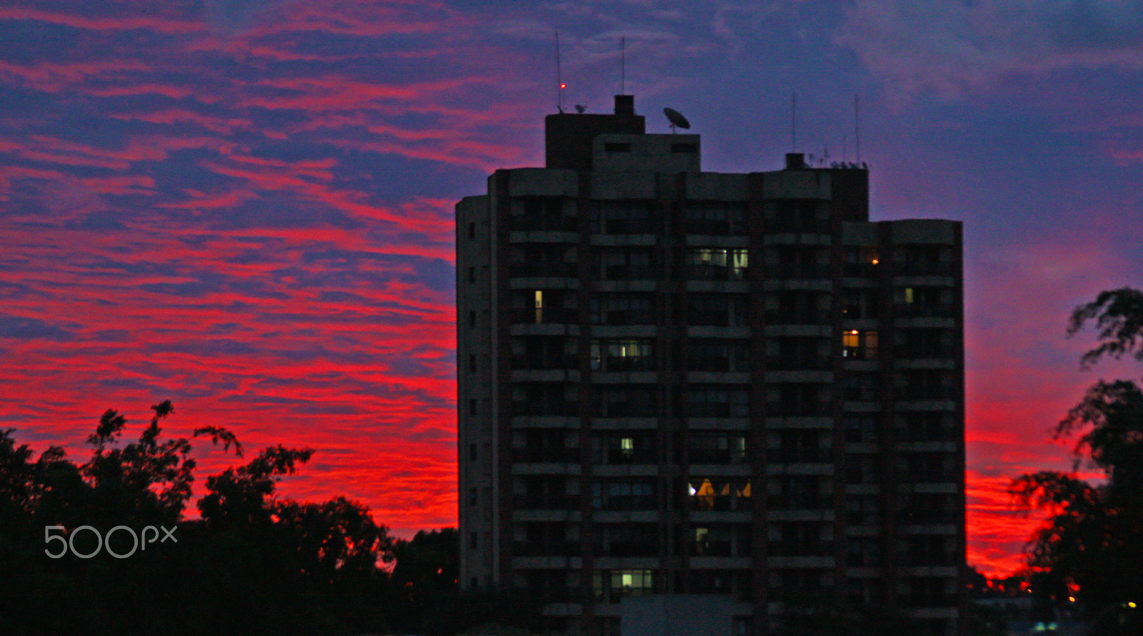 Canon EOS 40D sample photo. Azul e vermelho - as cores do céu (blue & red - the colors of the sky) photography