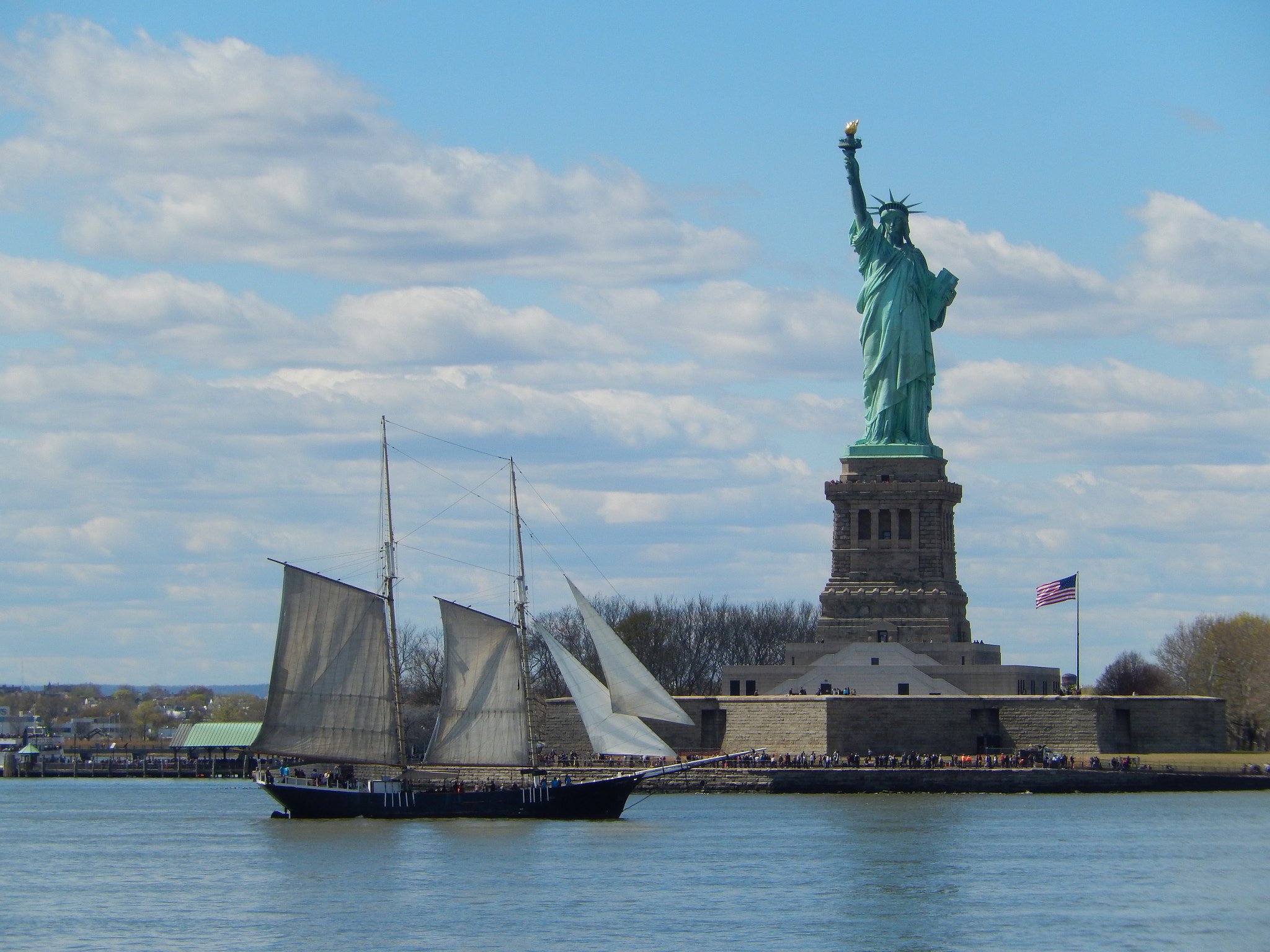 Nikon COOLPIX S9400 sample photo. The harbor of the lady photography