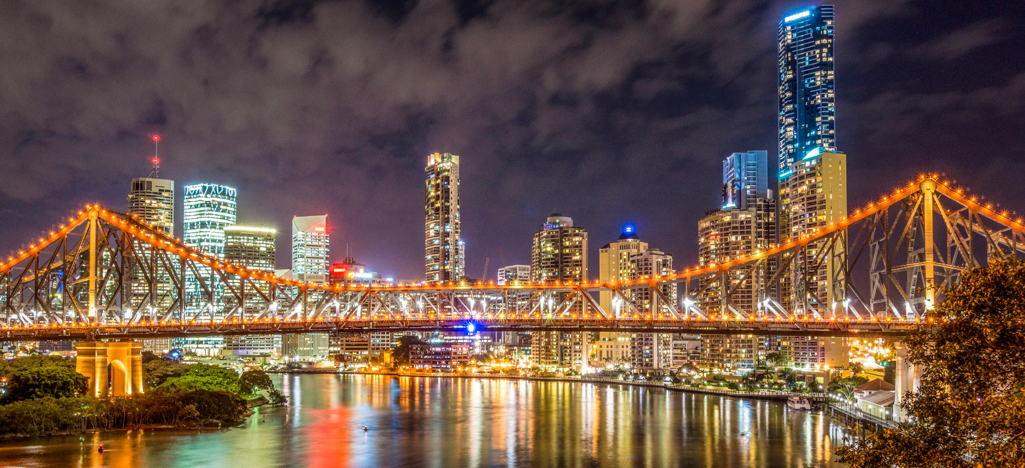 Sony Alpha NEX-7 + Sony E 18-200mm F3.5-6.3 OSS sample photo. The story bridge and brisbane city at night. photography