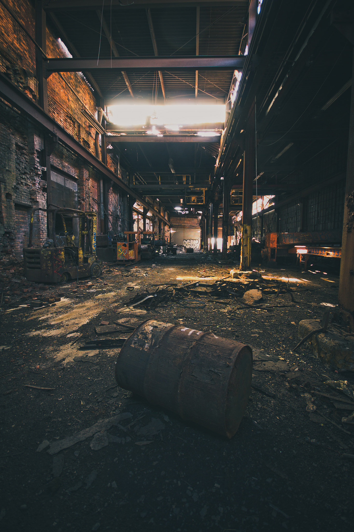 Canon EOS 60D + Sigma 10-20mm F4-5.6 EX DC HSM sample photo. Waste removal photography