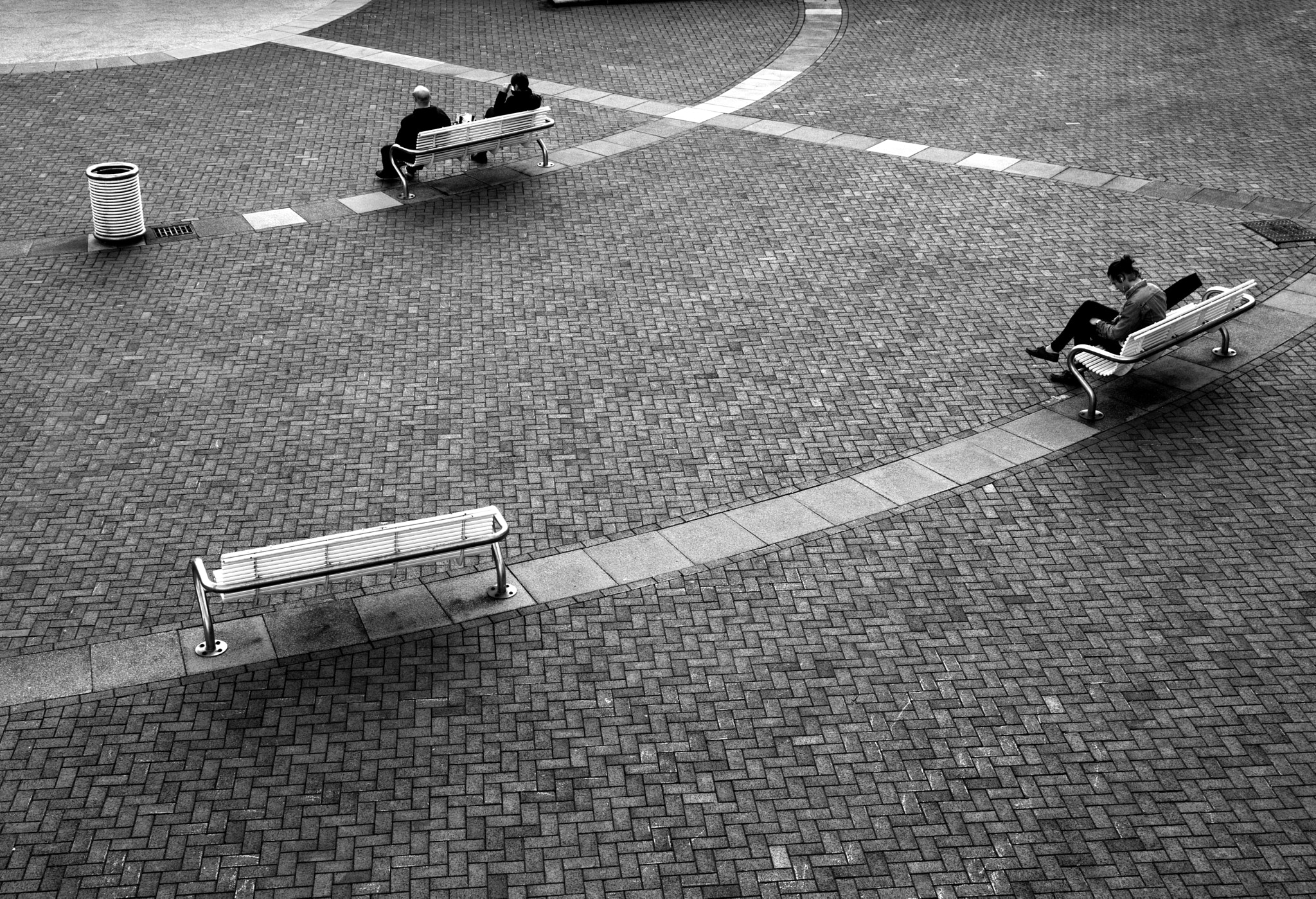 Canon EF-S 17-55mm F2.8 IS USM sample photo. Bench photography