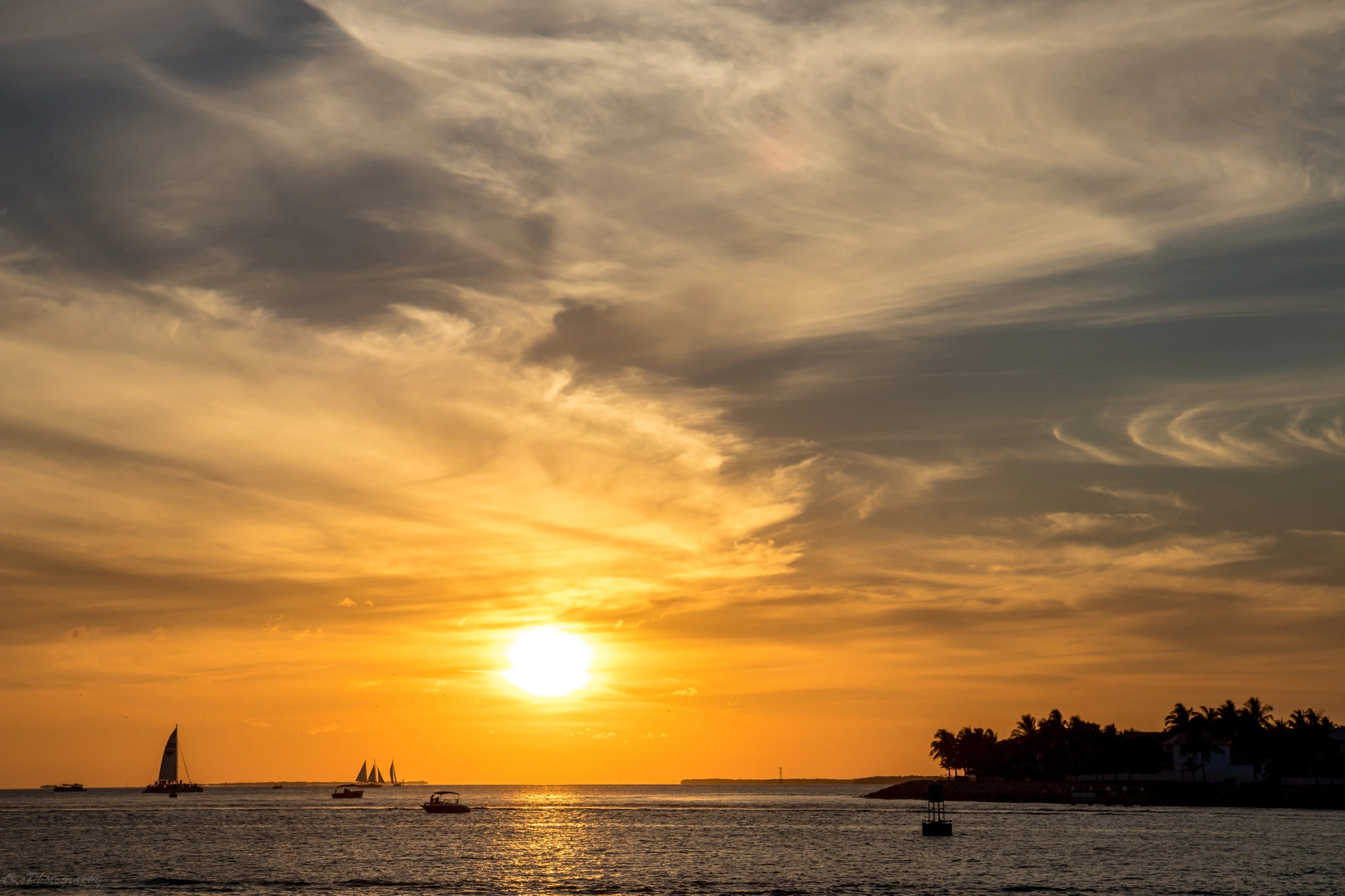 Canon EF-S 17-55mm F2.8 IS USM sample photo. Sunset by the sea photography