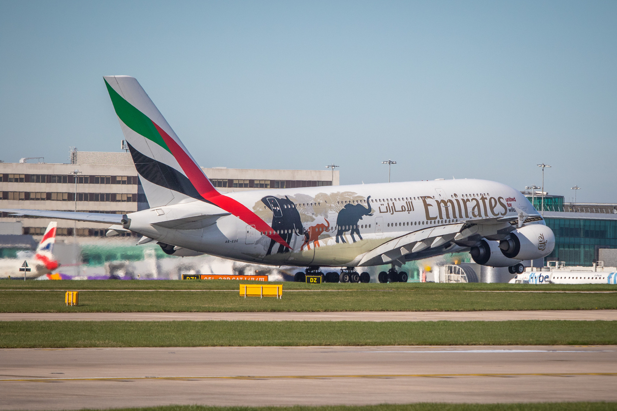 Canon EF 70-200mm F2.8L USM sample photo. Emirates airbus a380-800 a6-edg with the united for wildlife livery photography