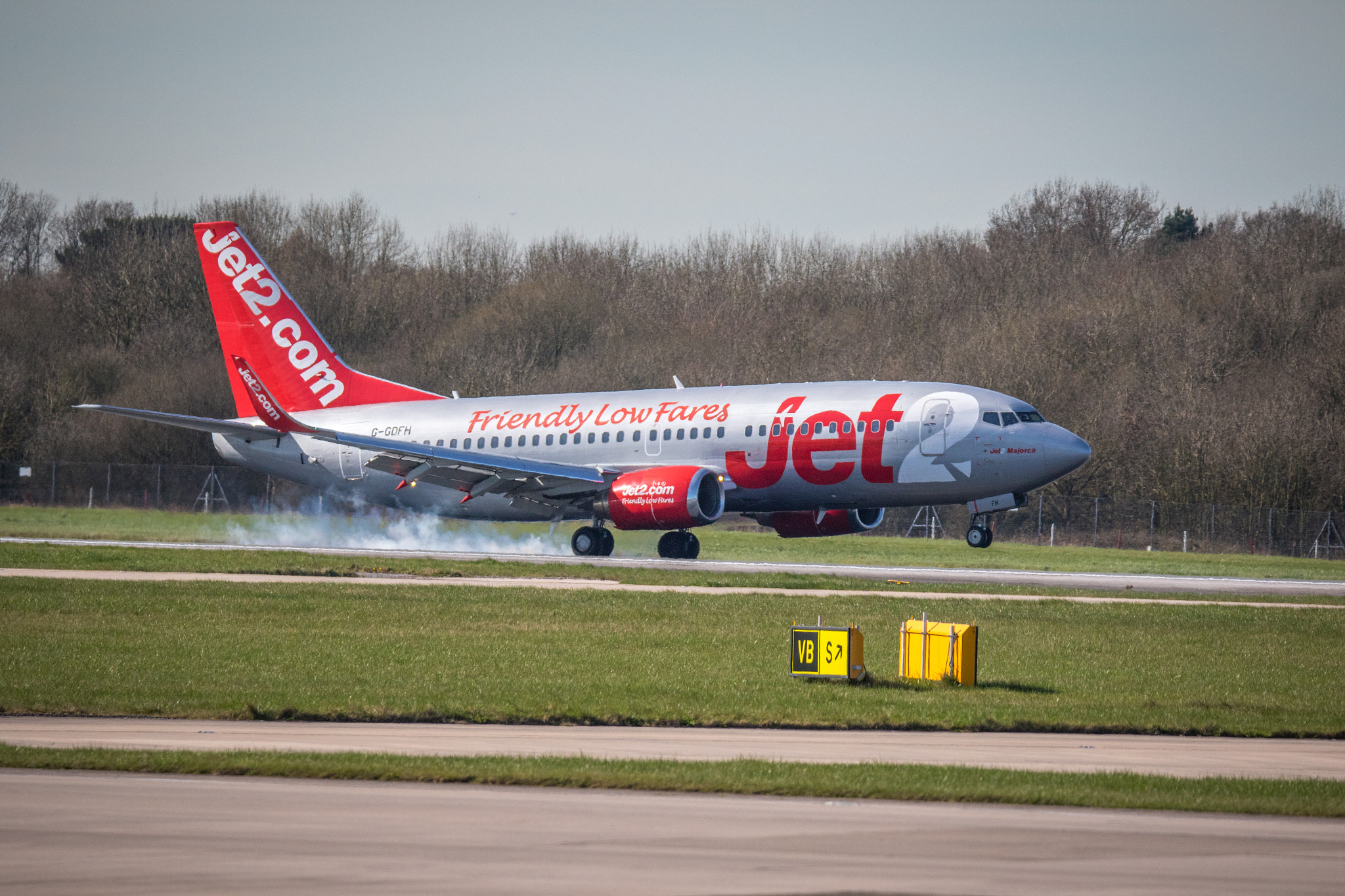 Tamron SP 150-600mm F5-6.3 Di VC USD sample photo. Jet2 boeing 737 g-cdfh photography