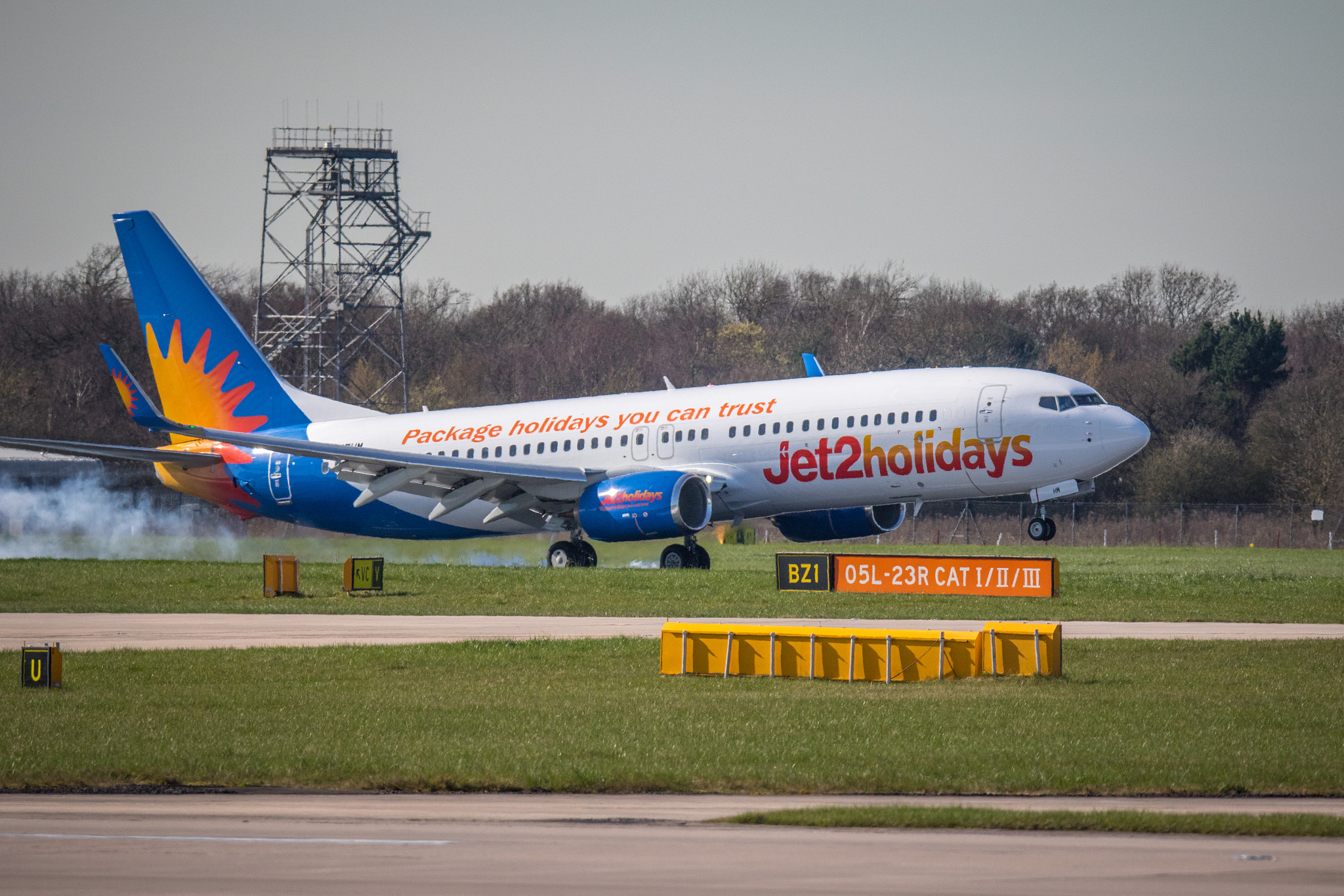 Tamron SP 150-600mm F5-6.3 Di VC USD sample photo. Jet2 holidays boeing 737 photography
