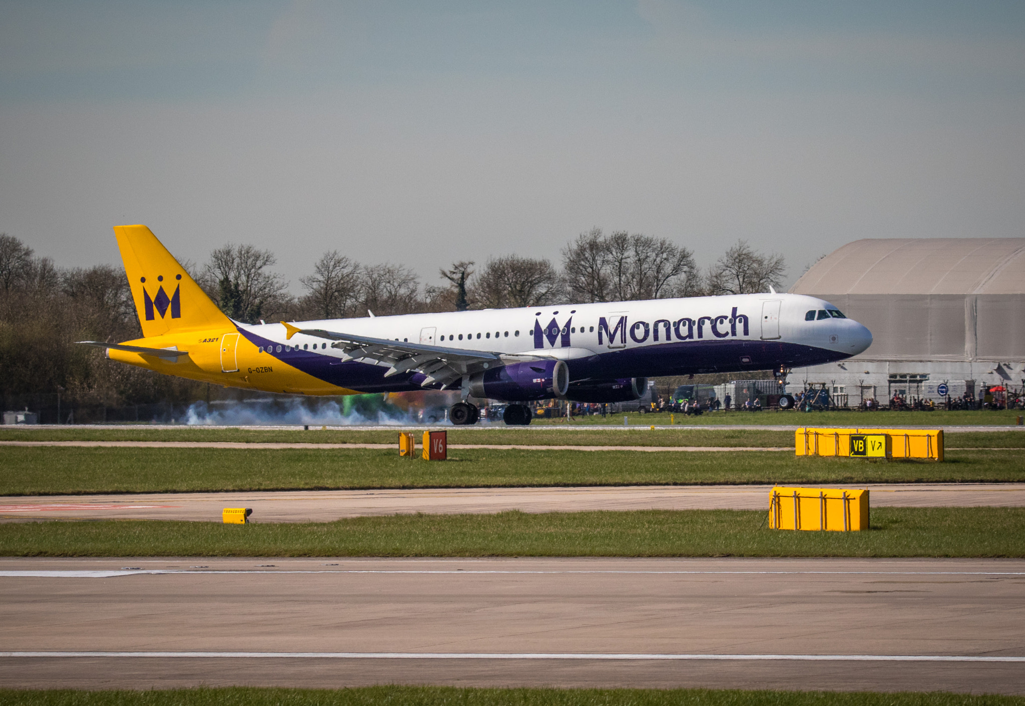 Tamron SP 150-600mm F5-6.3 Di VC USD sample photo. Monarch airbus a321 g-ozbn photography