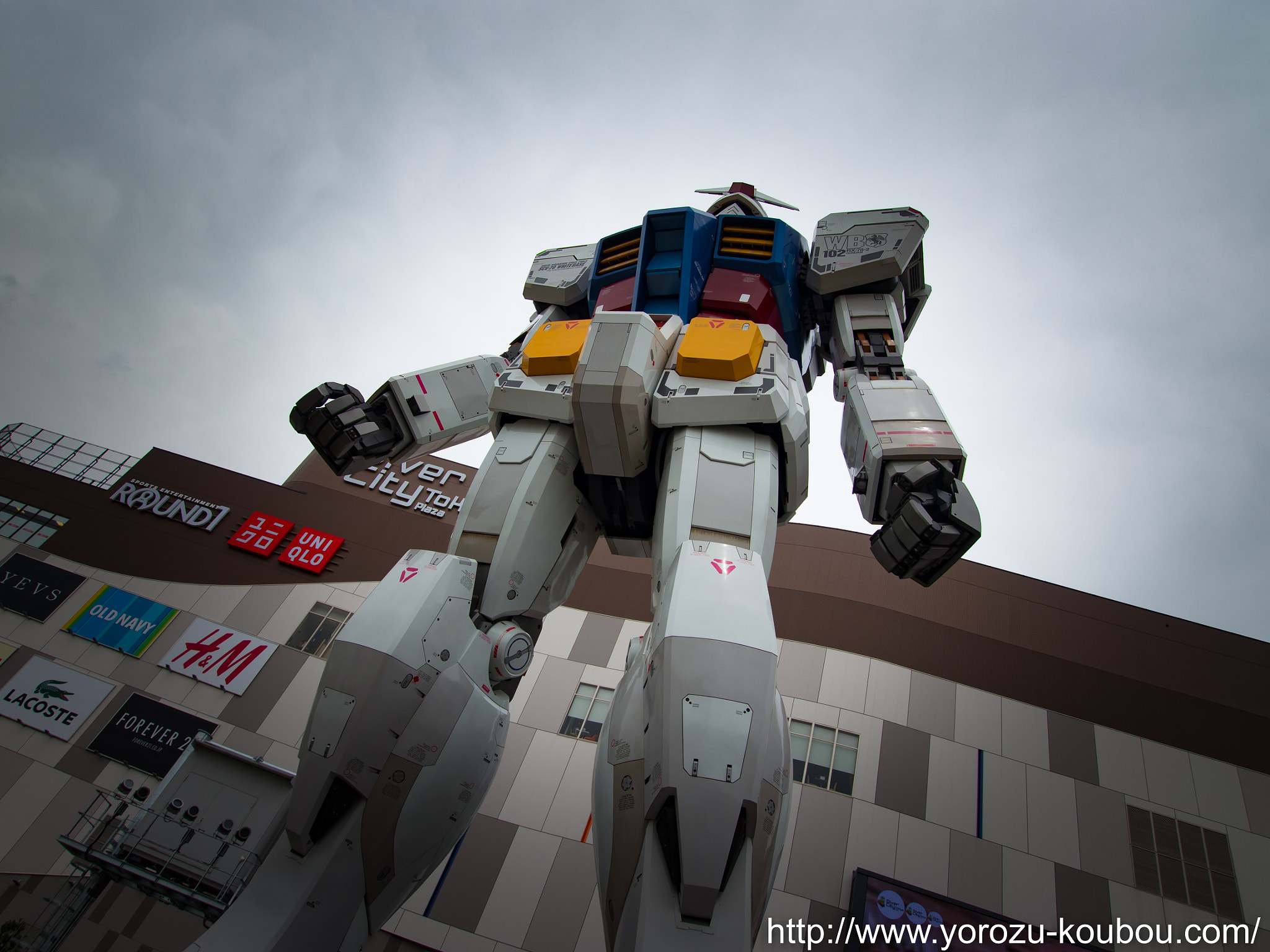 OLYMPUS DIGITAL 11-22mm Lens sample photo. Gundam photography