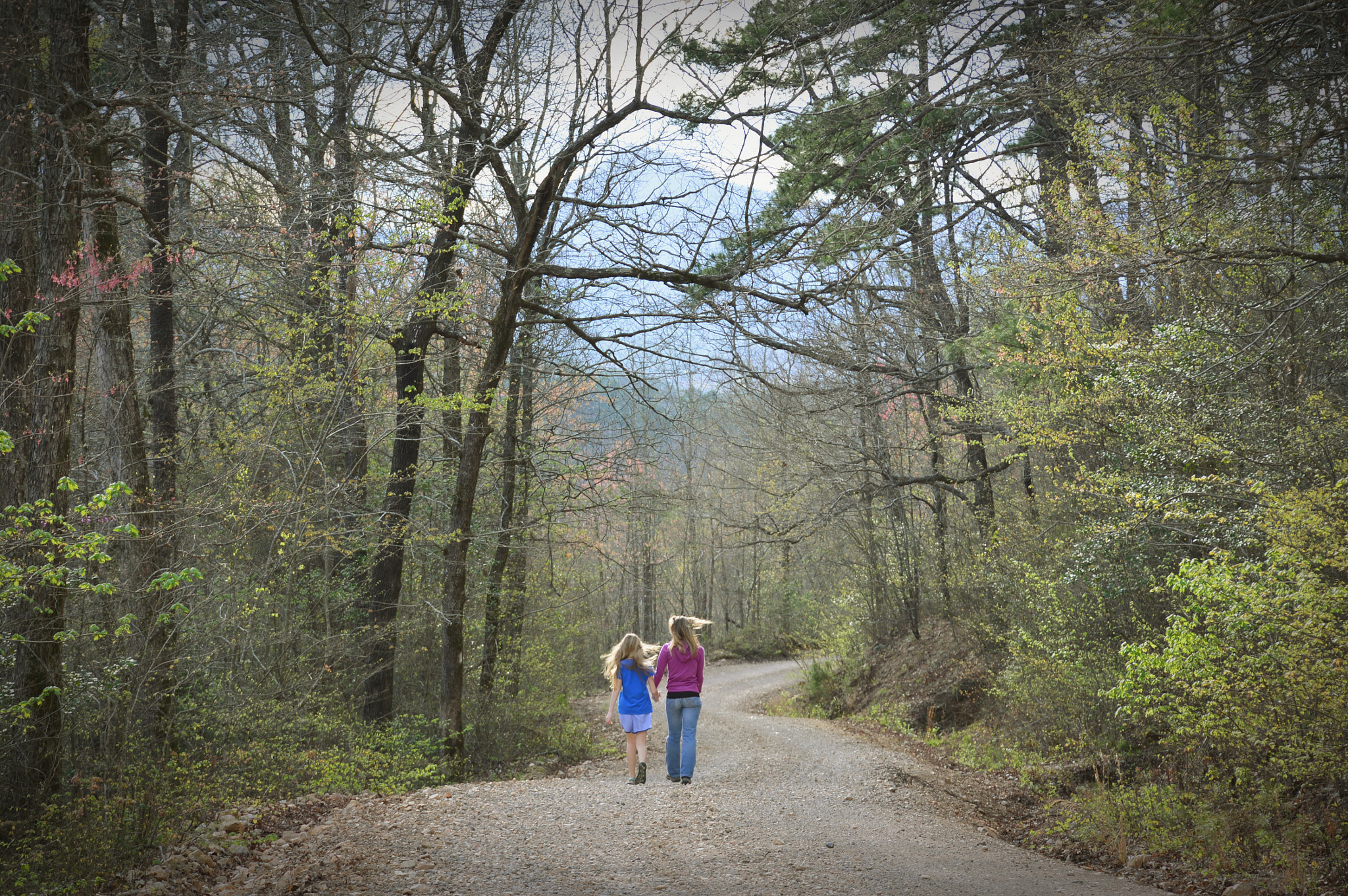 Nikon D3200 sample photo. Mother+daughter+country road photography