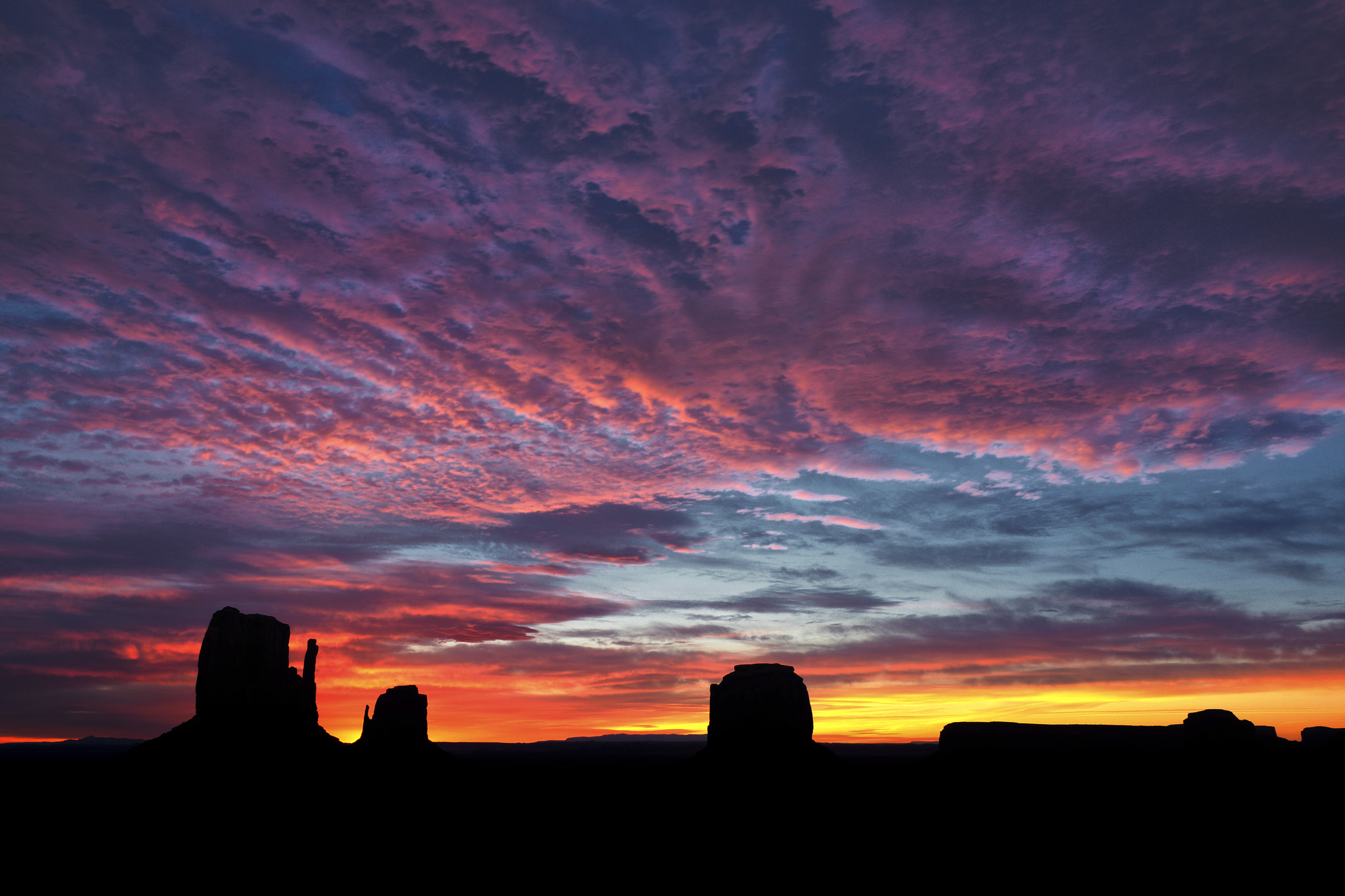 Olympus OM-D E-M5 II sample photo. Sunrise monument valley photography