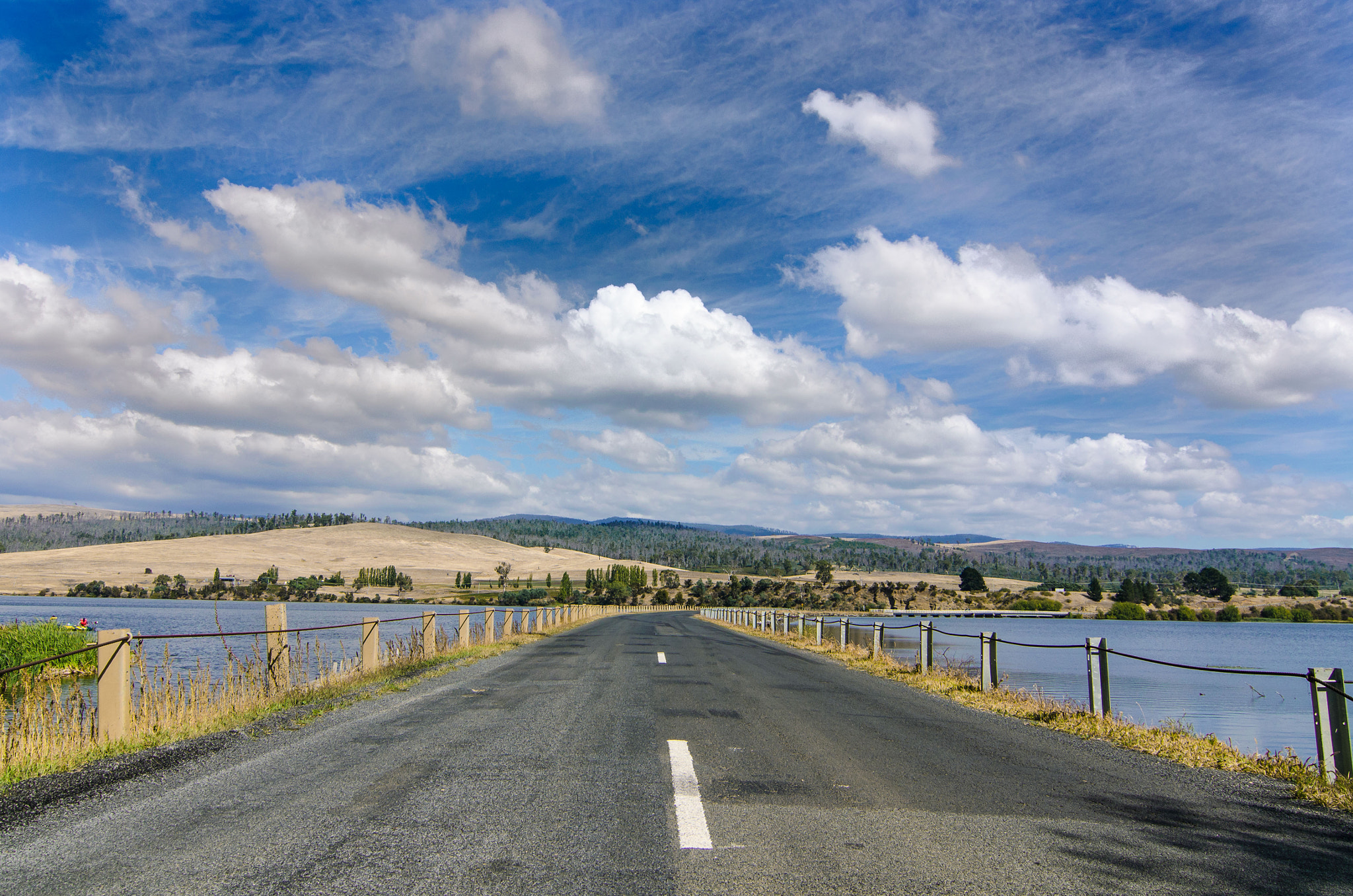 Tokina AT-X Pro 11-16mm F2.8 DX sample photo. Follow the line photography