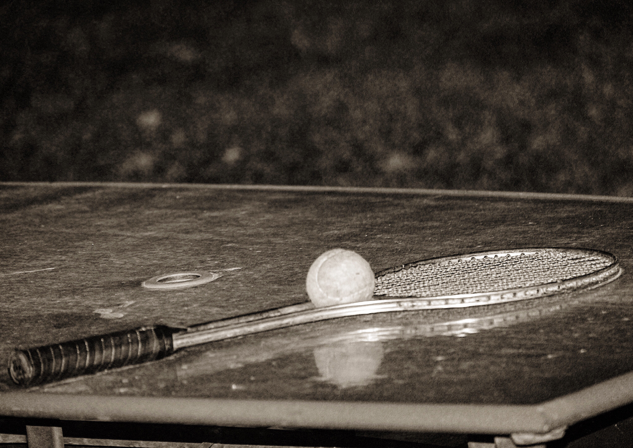 Canon EF-S 55-250mm F4-5.6 IS STM sample photo. My vintage tennis racquet and ball photography
