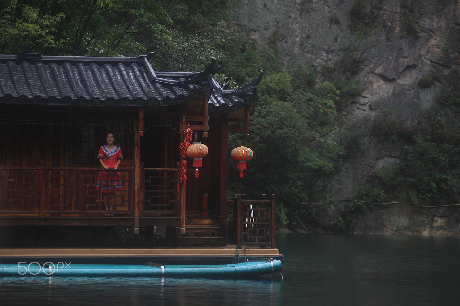 Canon EF 35-105mm f/3.5-4.5 sample photo. Zhangiajie #4(singing on the lake) photography