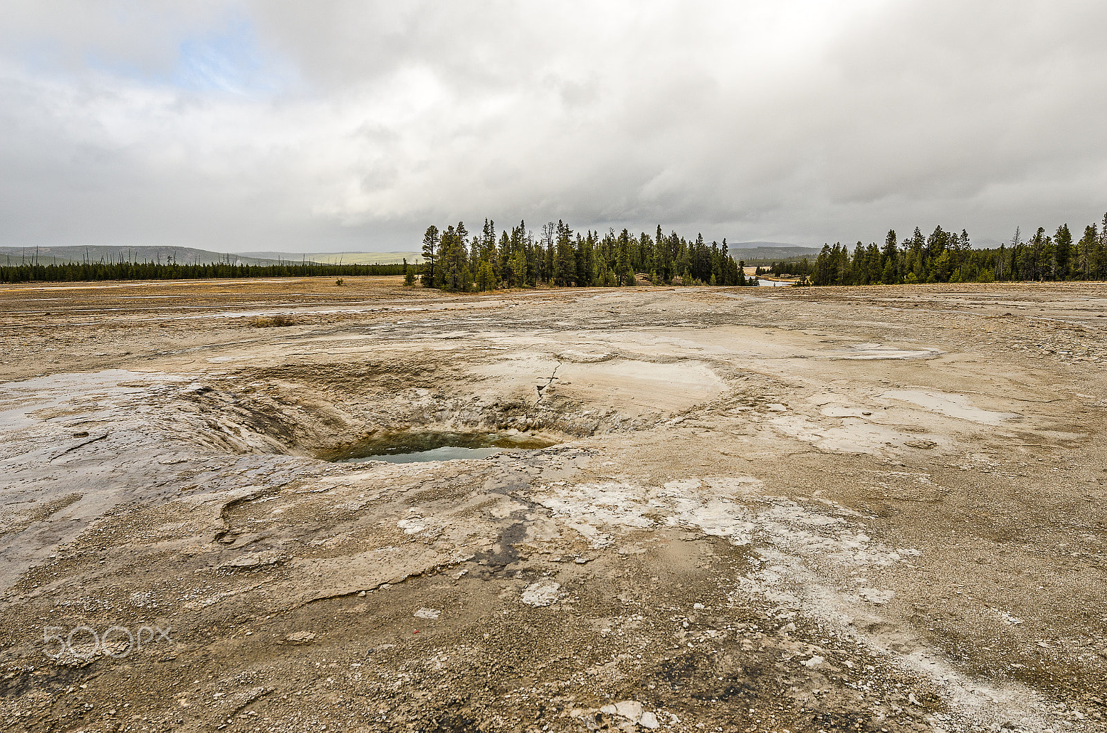 Nikon AF-S Nikkor 14-24mm F2.8G ED sample photo. Opal pool at midway geyser basin photography